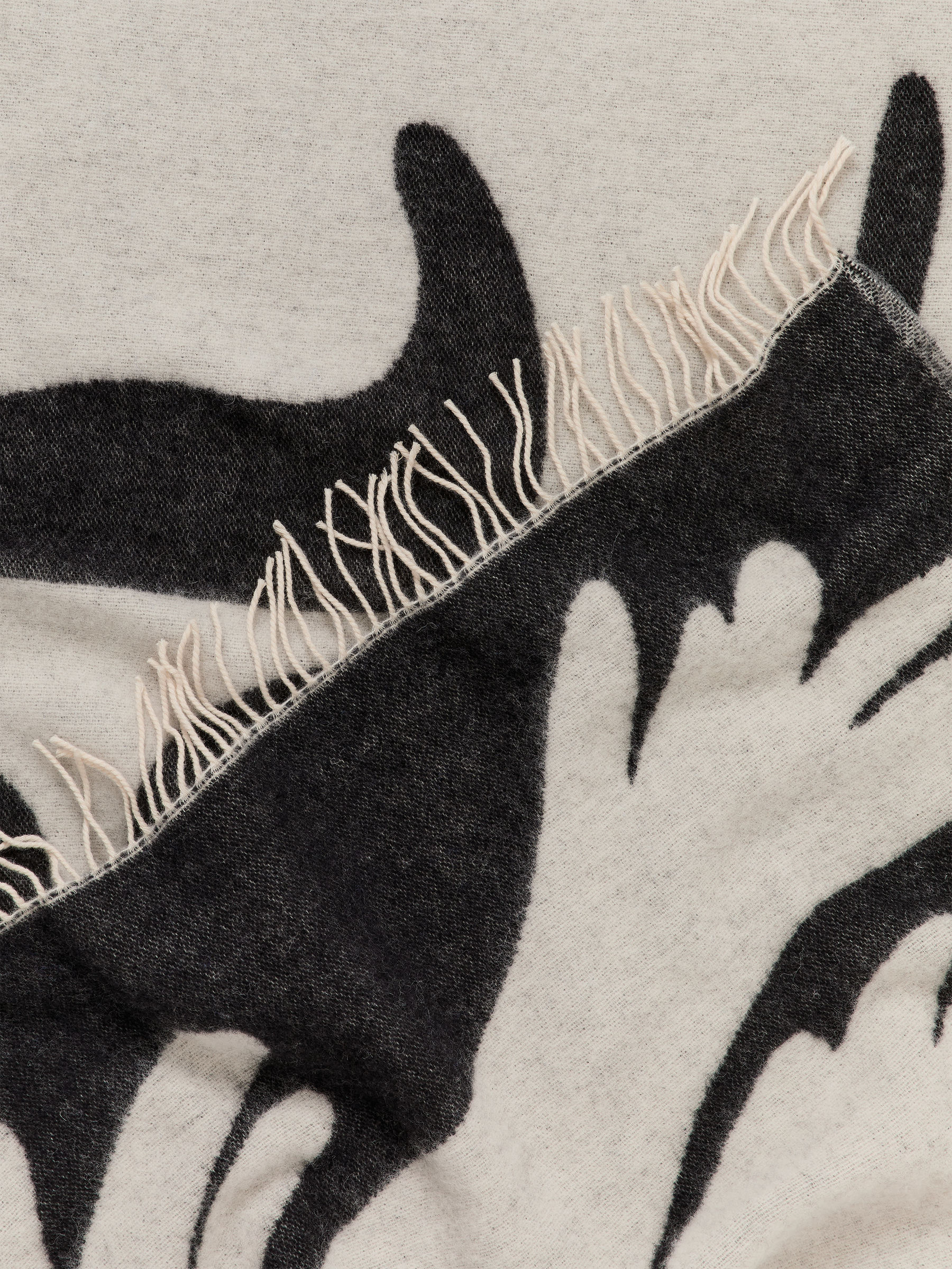 Klippan Wool Blanket - Black/White - Homeware - StillMedia/DescriptiveStillLife - 1