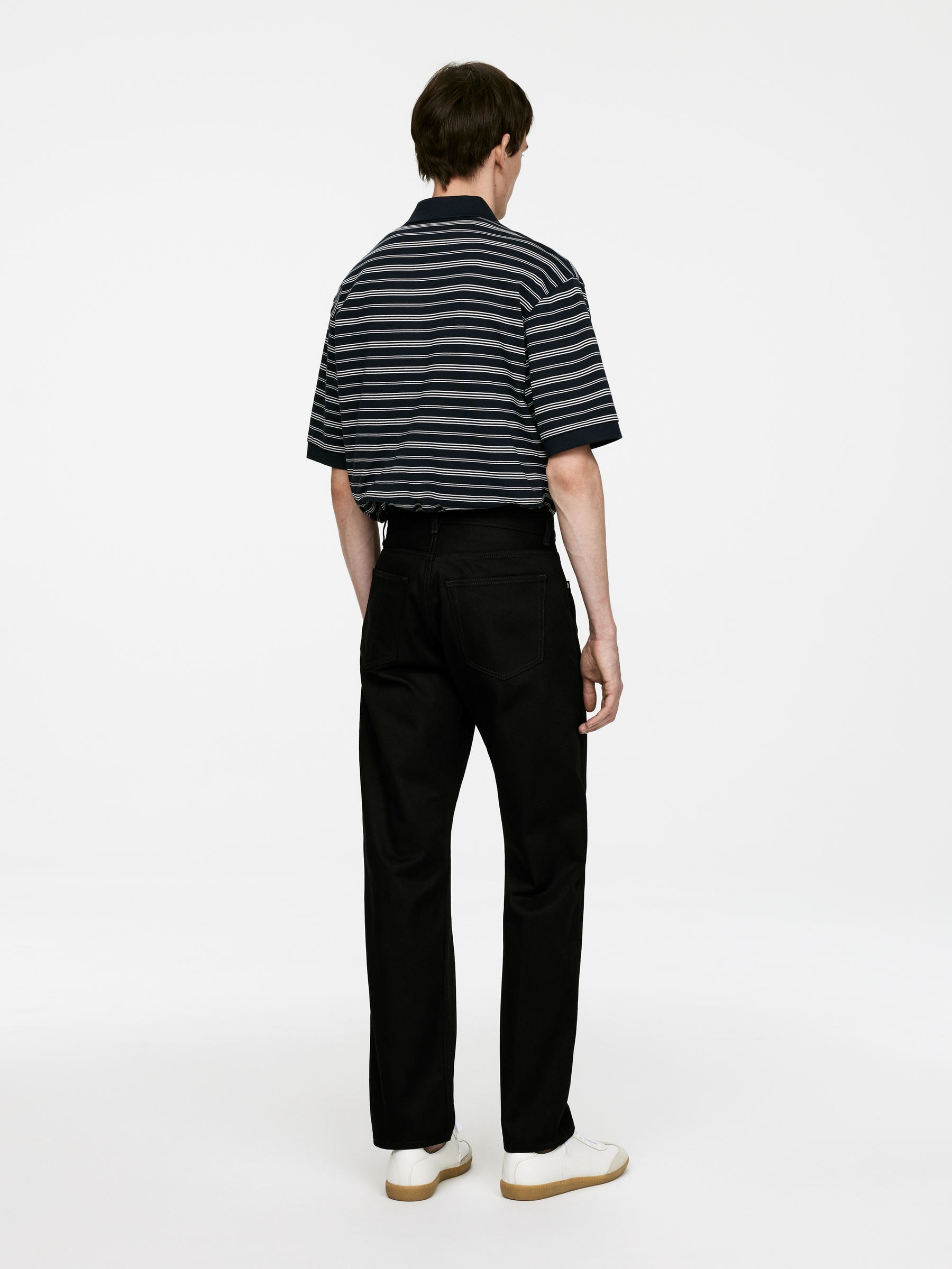 OCEAN Loose Straight Jeans - Black - Loose fit - Men - StillMedia/Lookbook - 5
