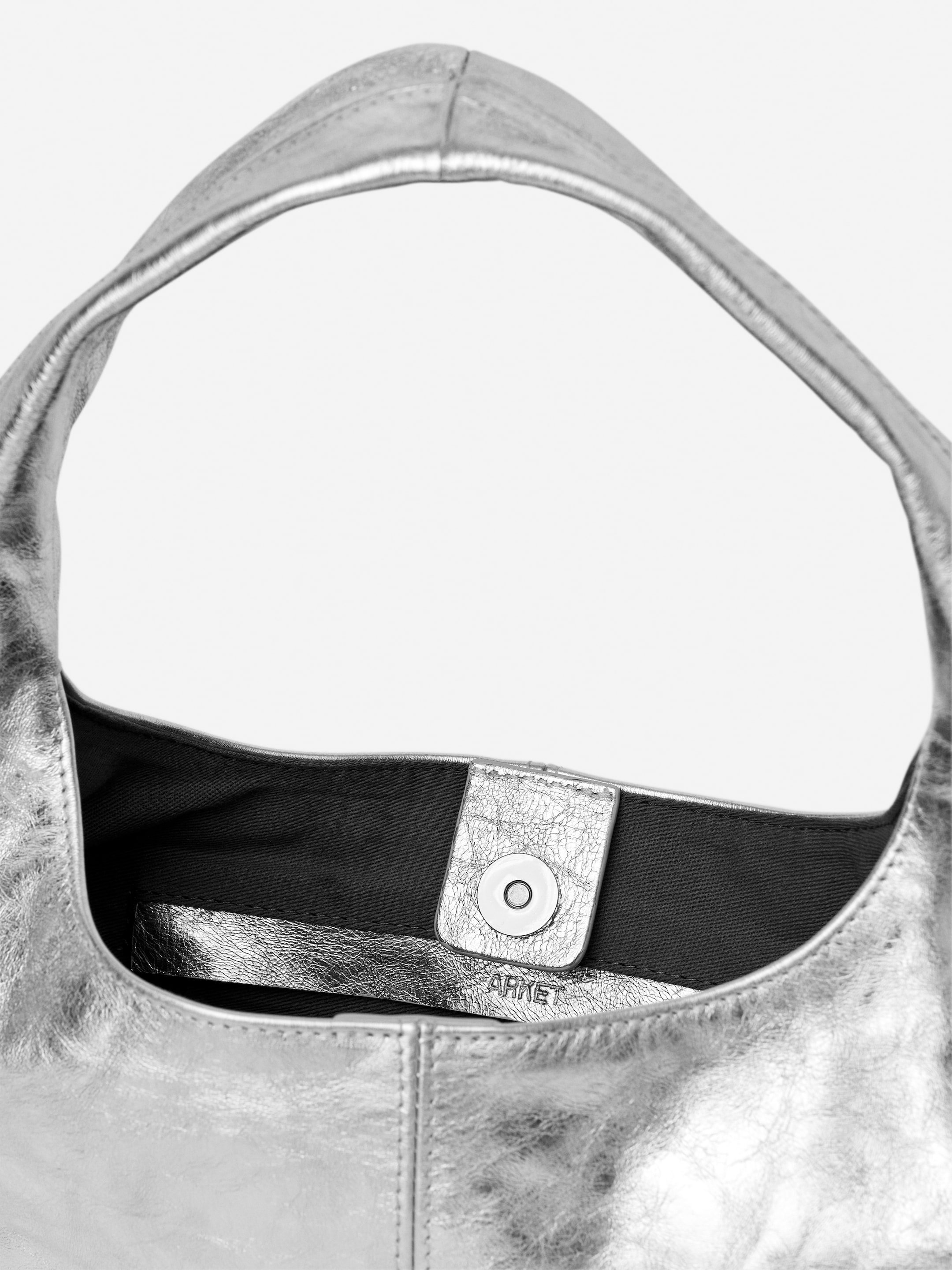 Bolso de piel de aspecto relajado - Plateado - Women - StillMedia/DescriptiveDetail - 2