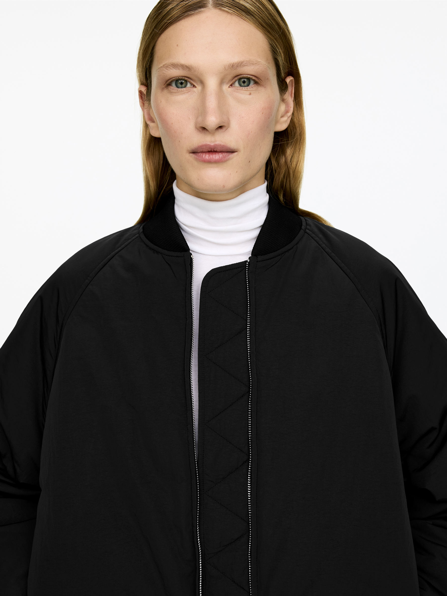 Upcycled Down Cropped Jacket - Black - Oversized - Women - StillMedia/Lookbook - 4