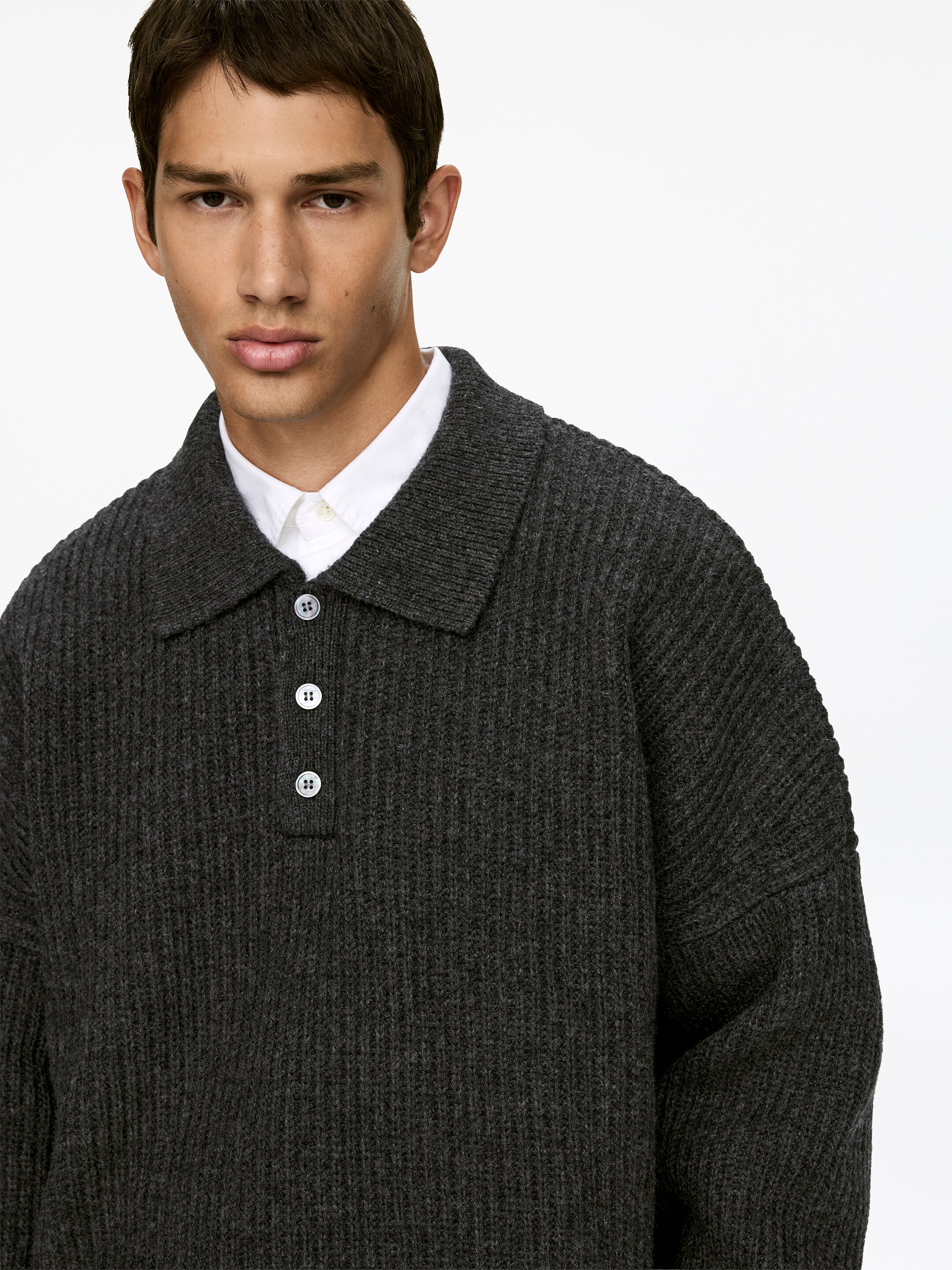 Ver imagen más grande: Jersey de lana tipo polo - Gris - HOMBRE | H&M ES 4