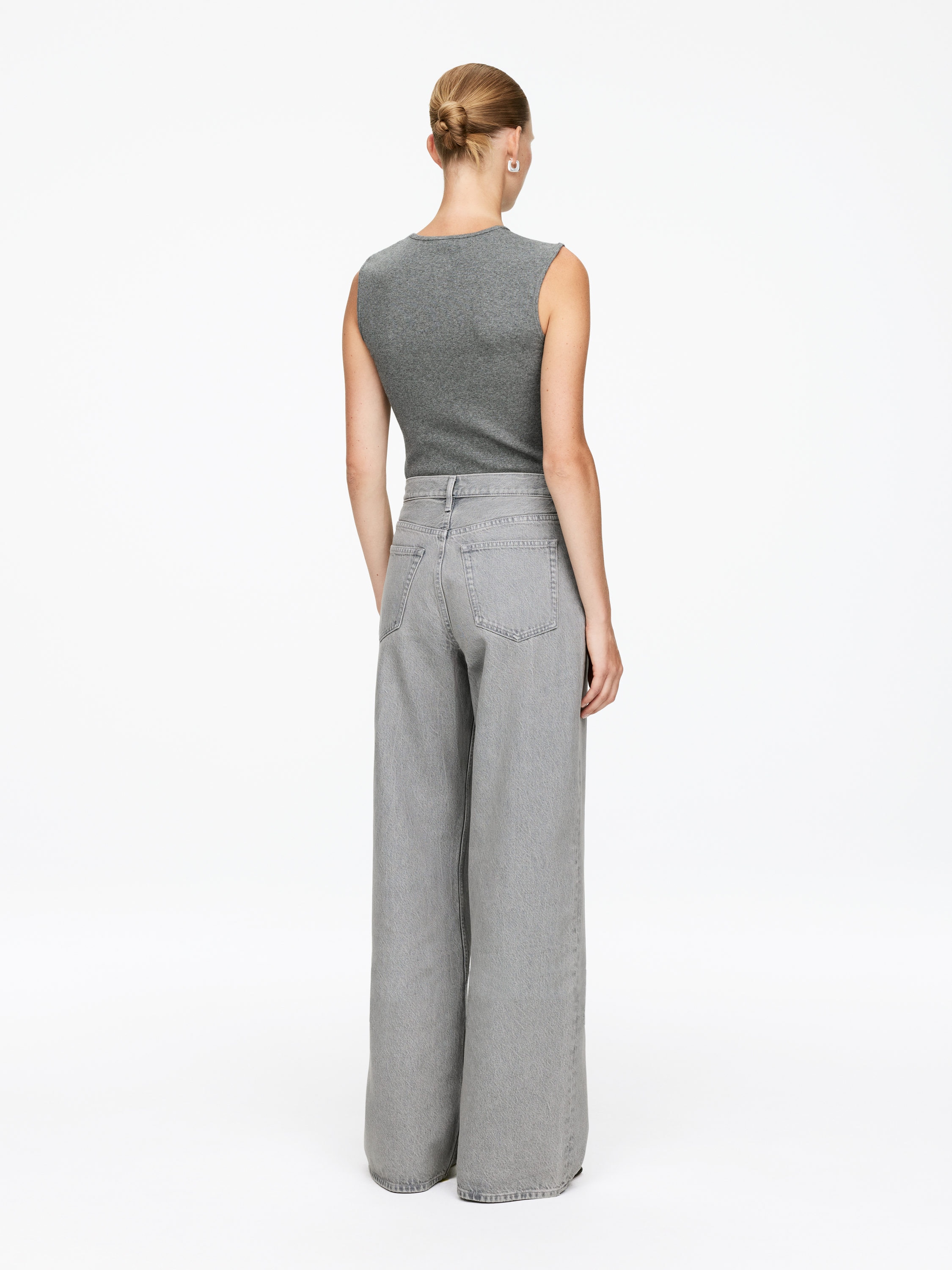 CLOUD Loose Wide Jeans - Grey - Relaxed fit - Women - StillMedia/Lookbook - 5