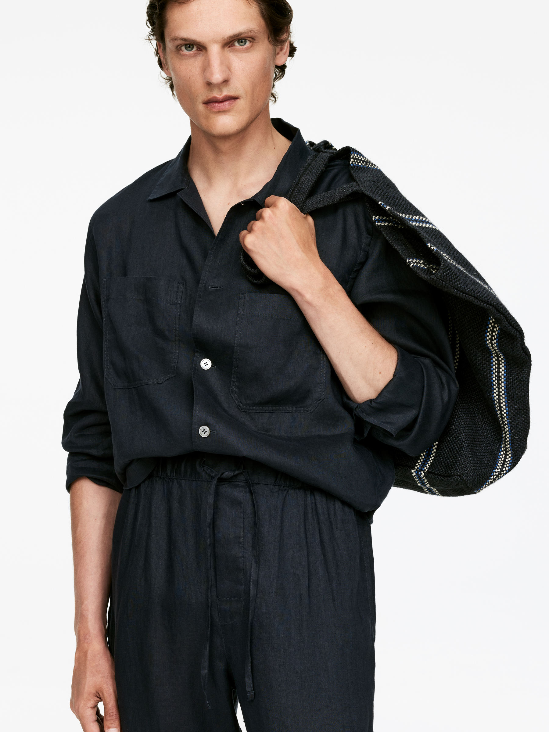 Relaxed Linen Trousers - Dark Blue - Relaxed fit - Men - StillMedia/Lookbook - 5