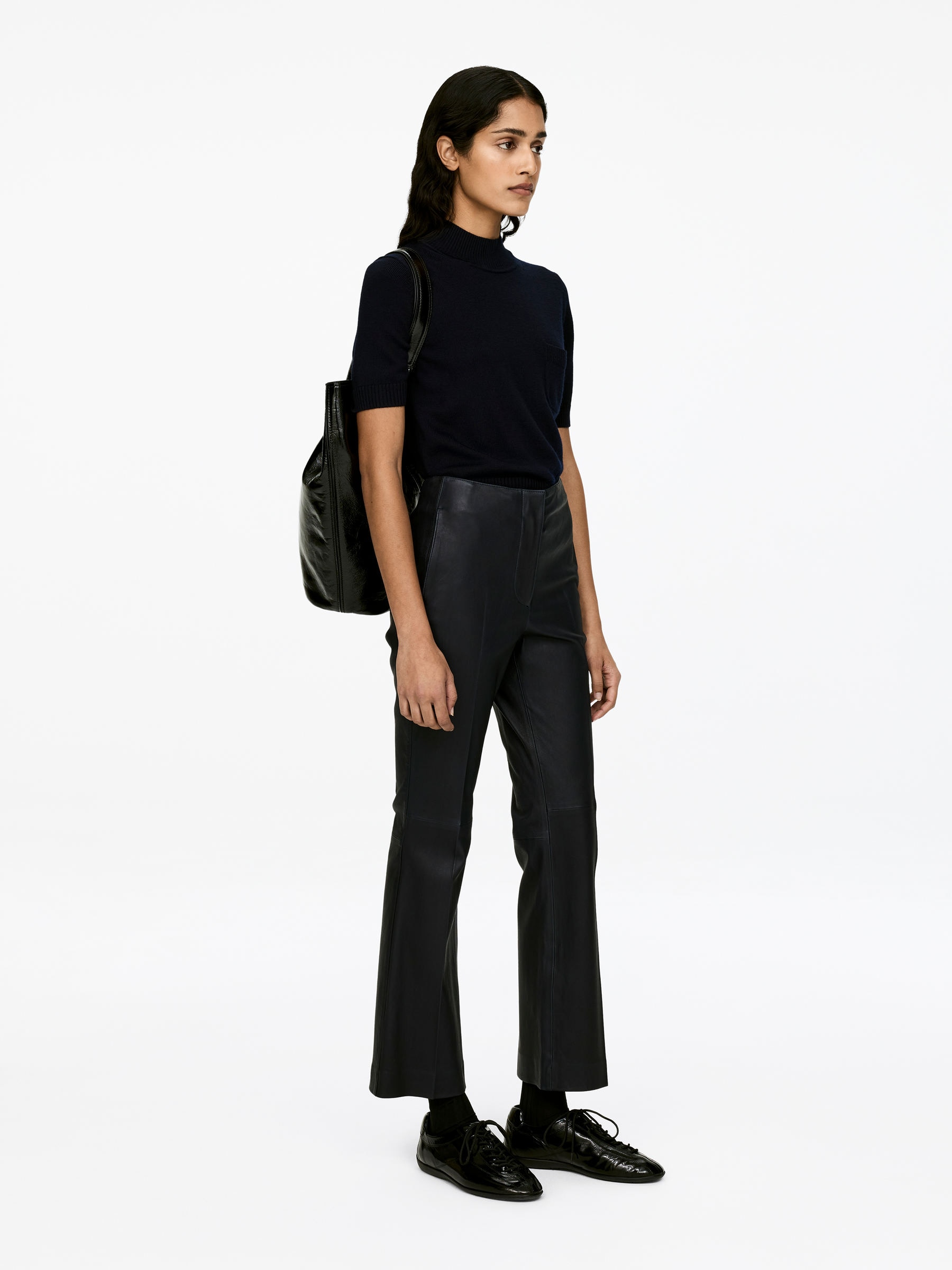 Pantalones de piel con acampanado tobillero - Azul oscuro - Corte ajustado - Women - StillMedia/Lookbook - 9