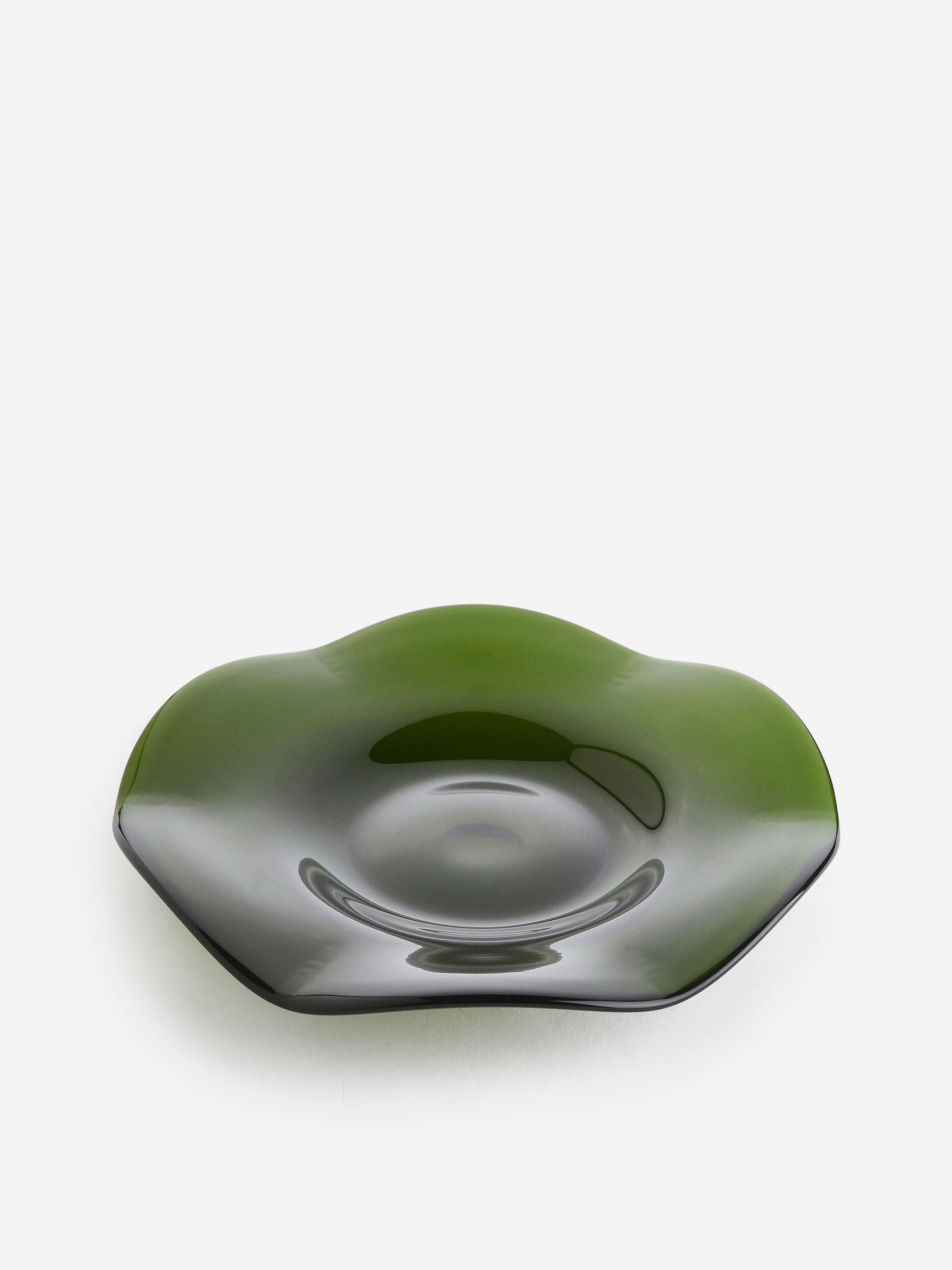 Wavy Glass Plate 27 cm - Green - Homeware - StillMedia/DescriptiveStillLife - 2