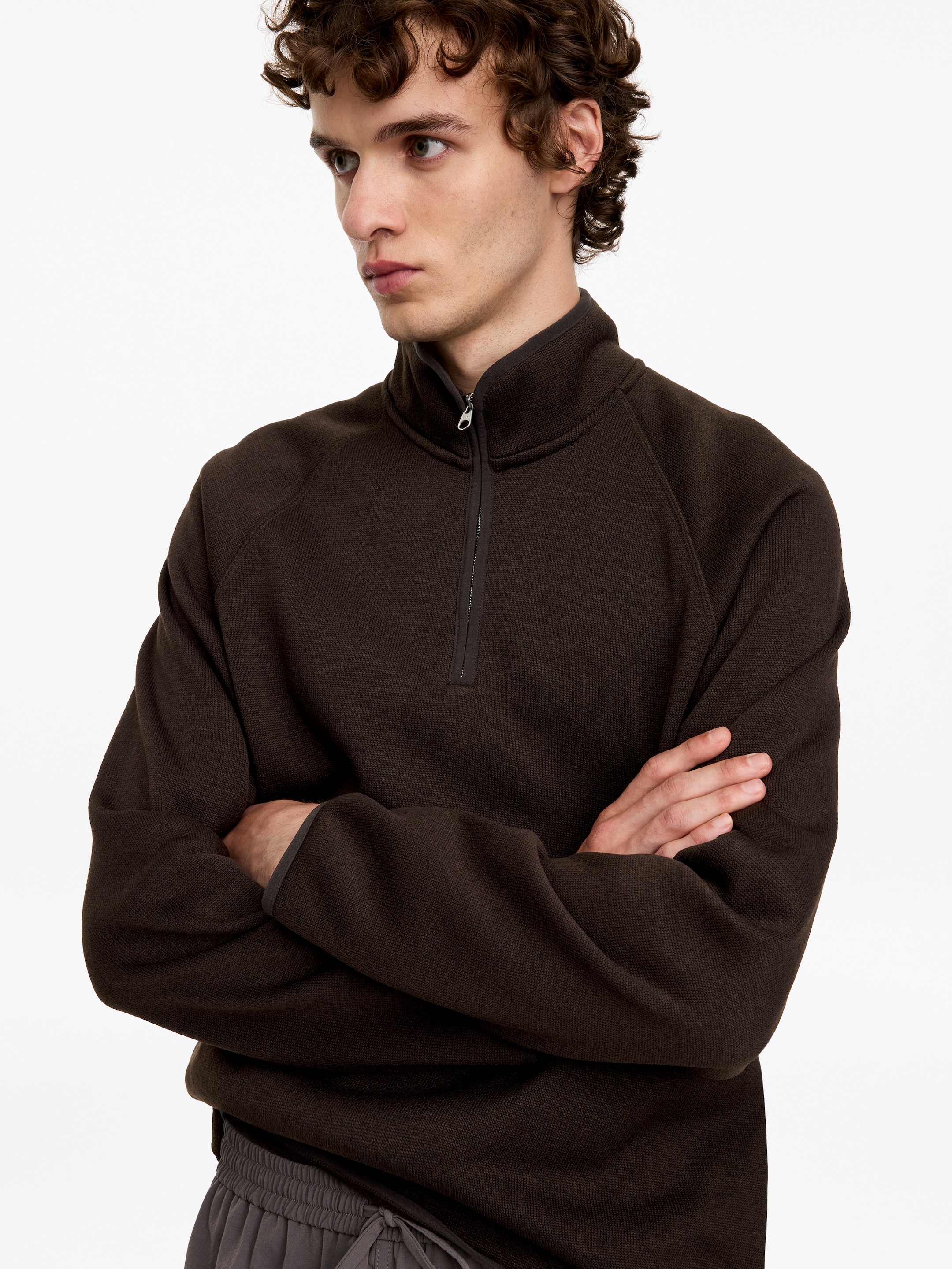 ARKET ACTIVE Half-Zip Jumper - Dark Brown - Regular fit - men - StillMedia/Lookbook - 4
