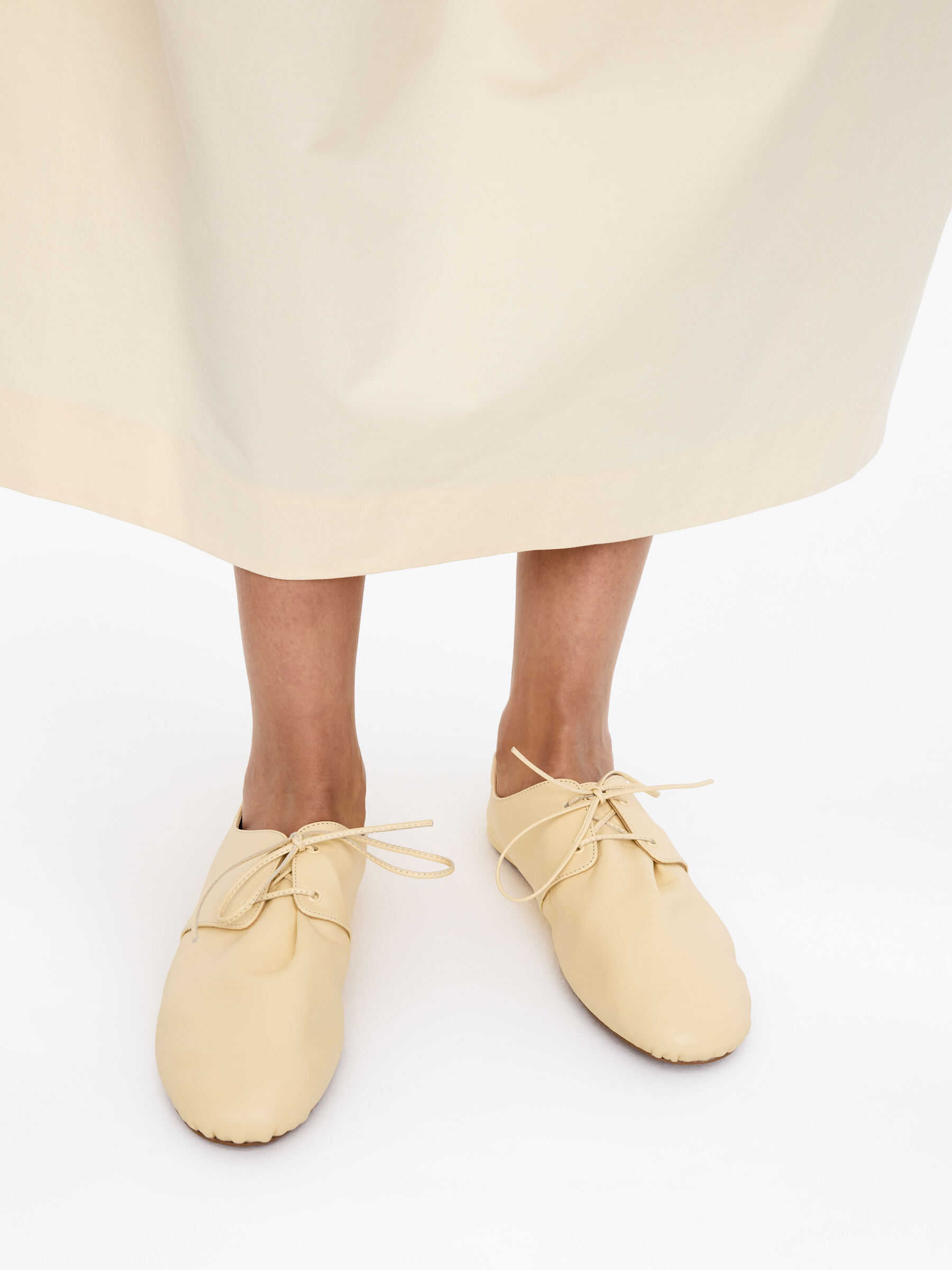 Zapatos de piel suave con cordones - Amarillo empolvado - Women - StillMedia/Lookbook - 8