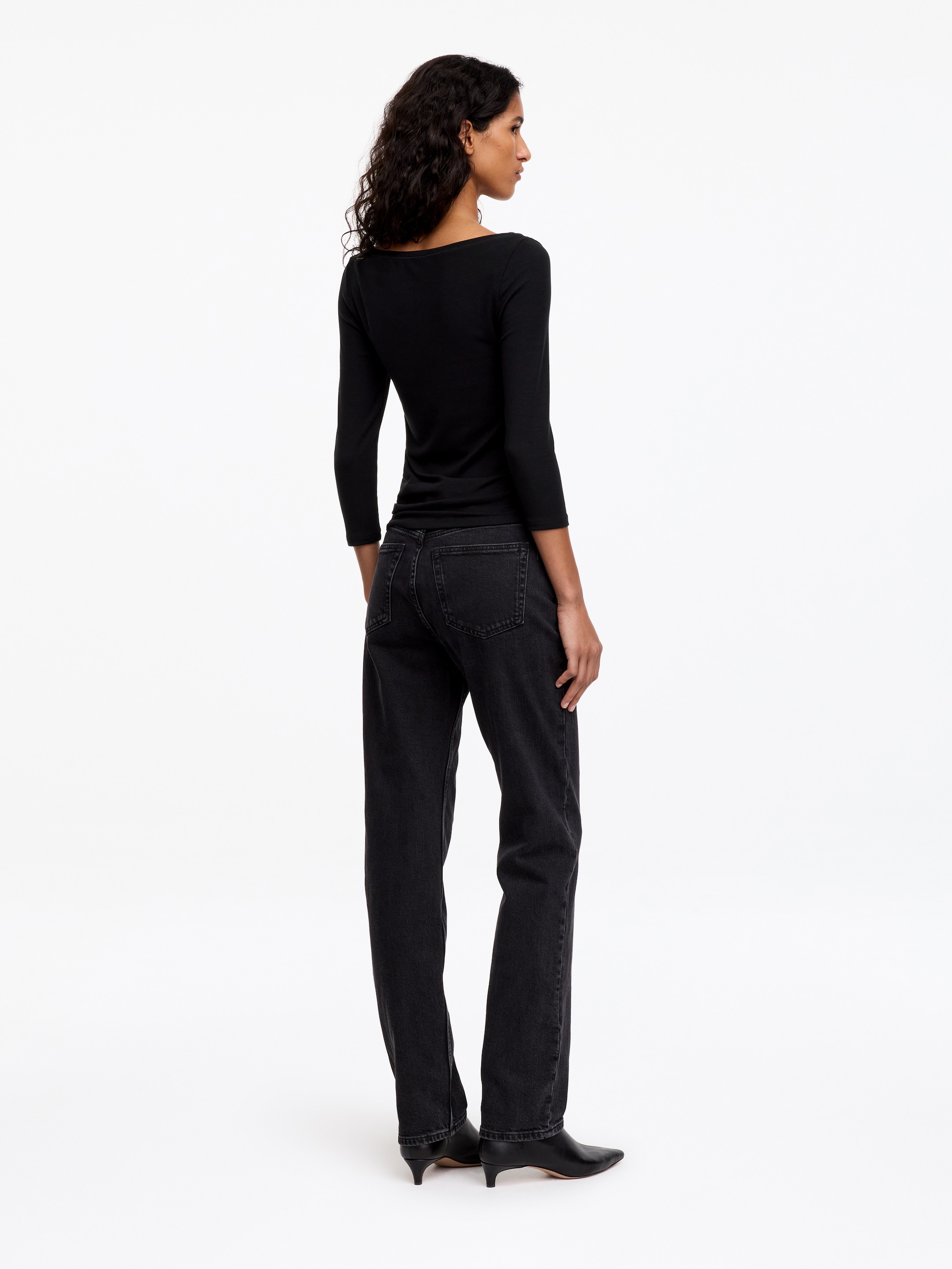 Top z dekoltem w łódkę - Czarny - Wąski fason - women - StillMedia/Lookbook - 4