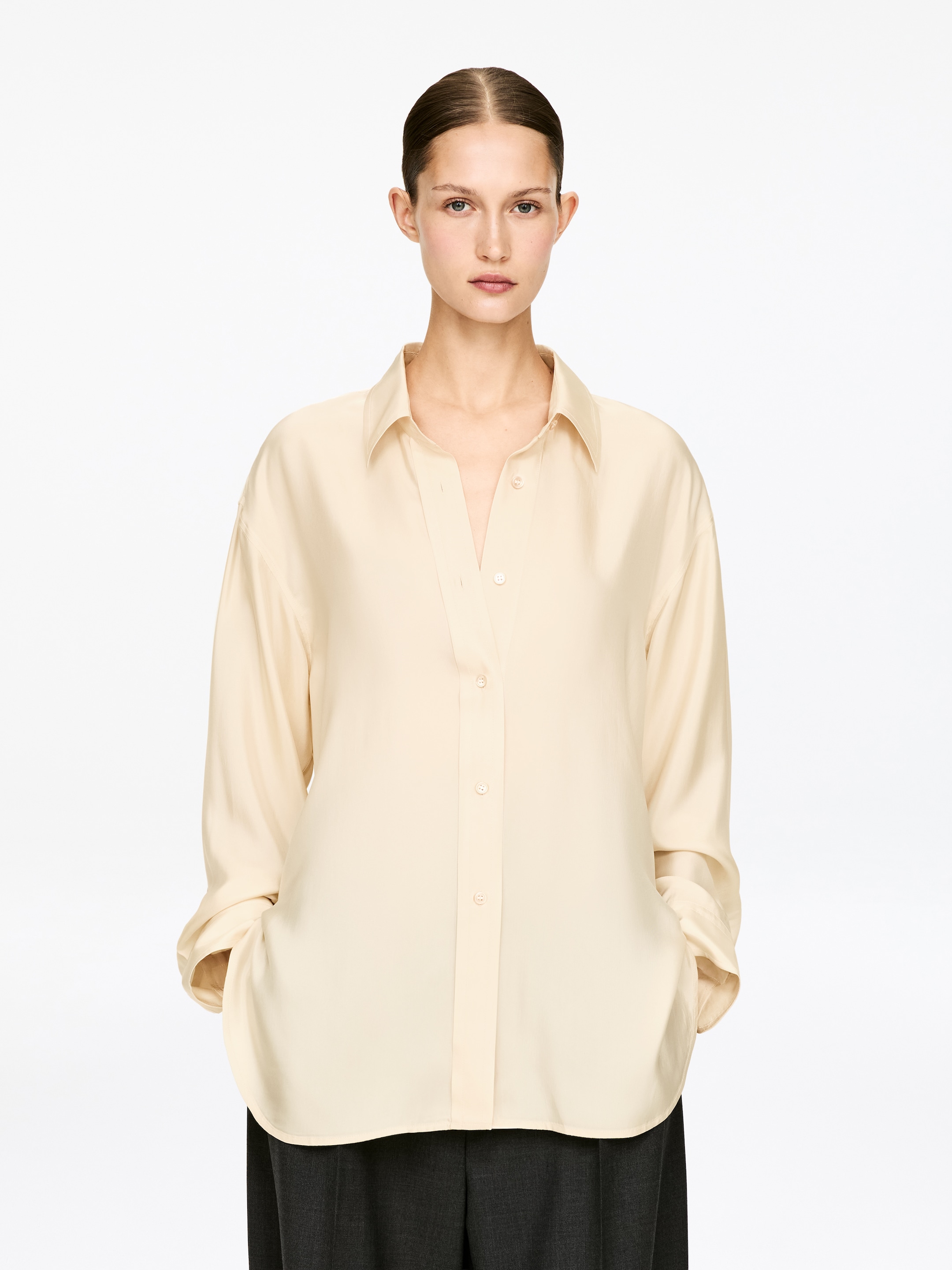 Größeres Bild ansehen: Hemd mit verlängerter Rückseite - Beige - Ladies | H&M DE 1