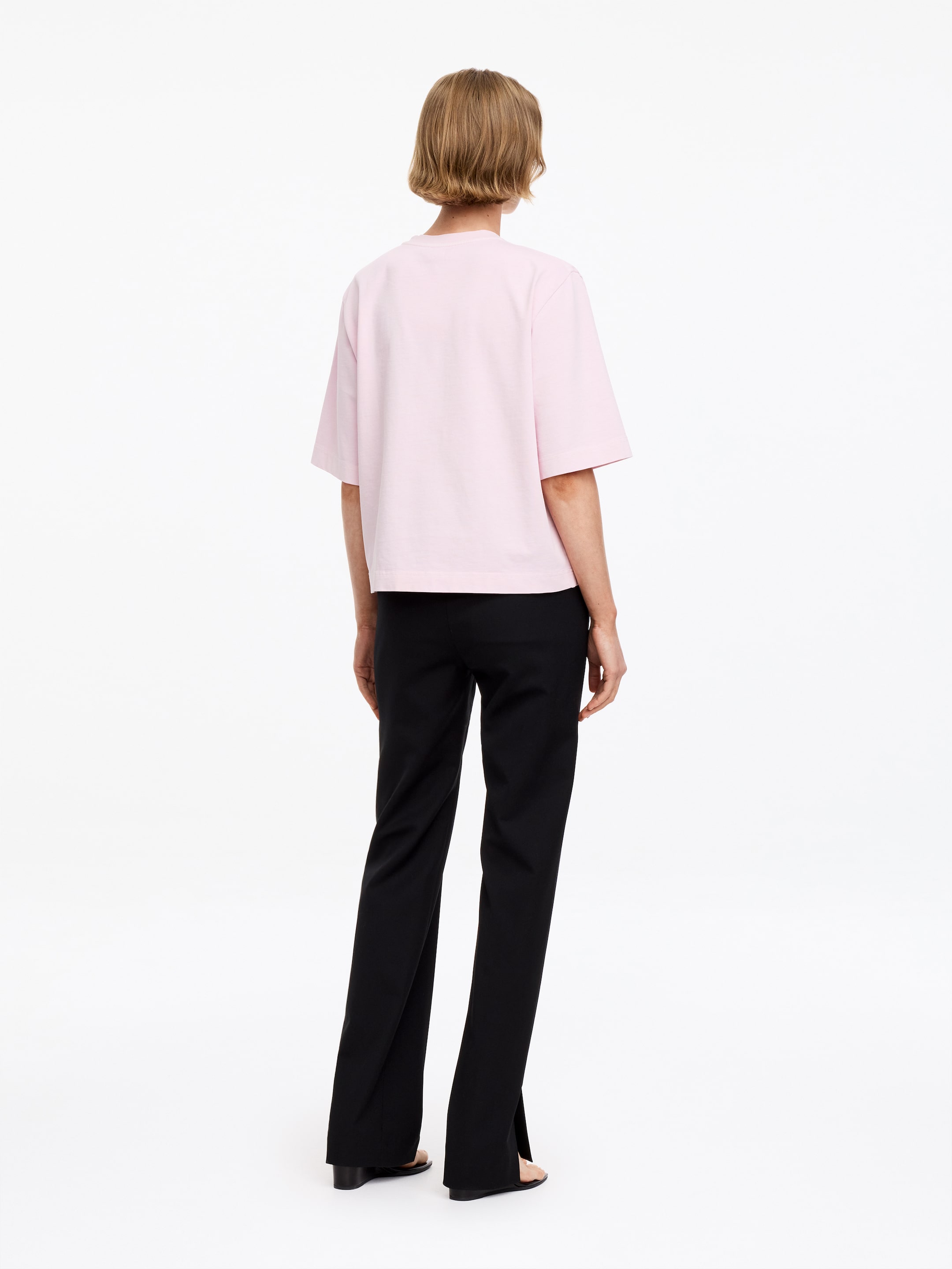 Signature Boxy T-Shirt - Pink - Relaxed fit - Women - StillMedia/Lookbook - 5