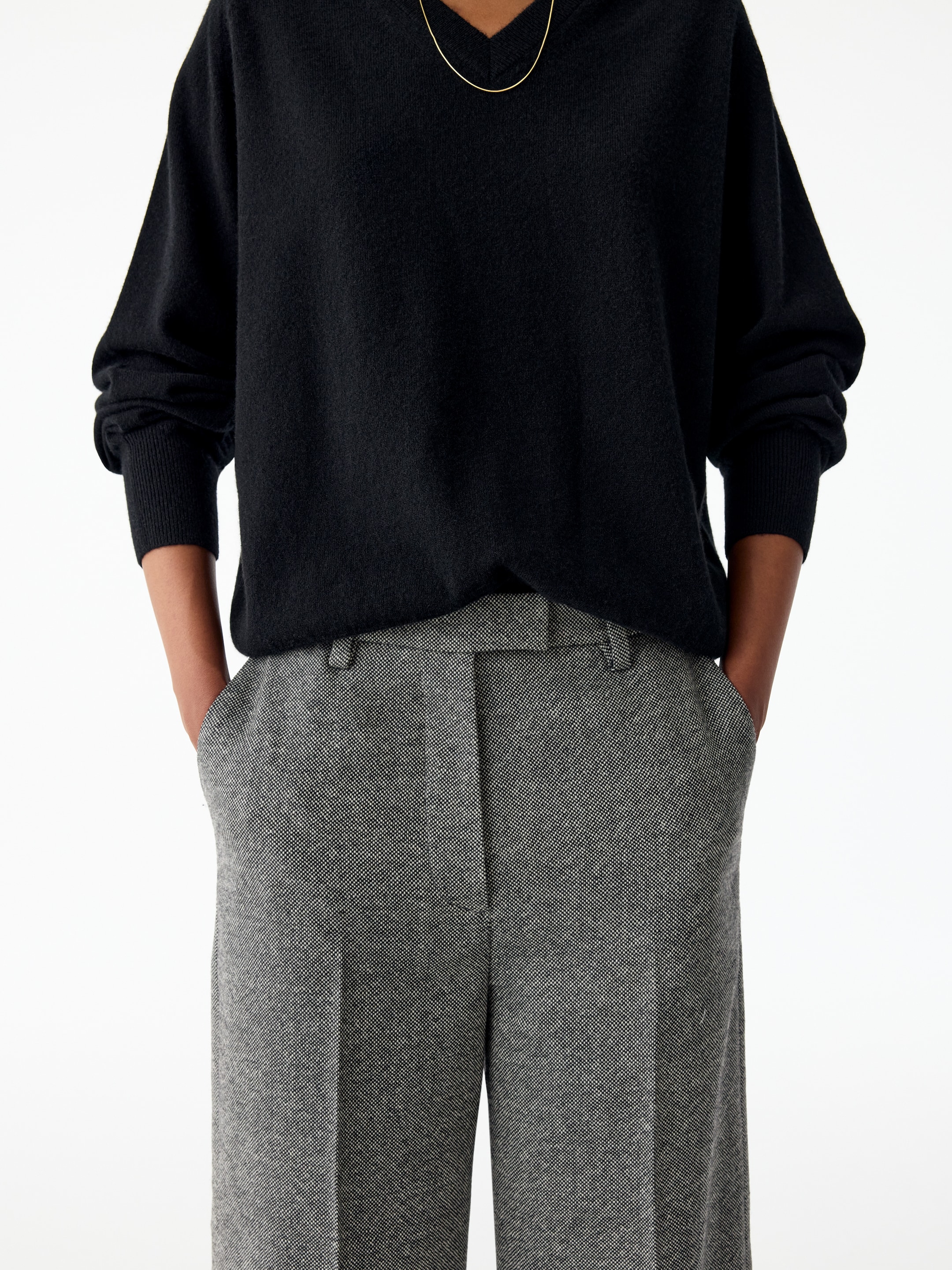 Relaxed Wool Trousers - Black - Relaxed fit - women - StillMedia/Lookbook - 5