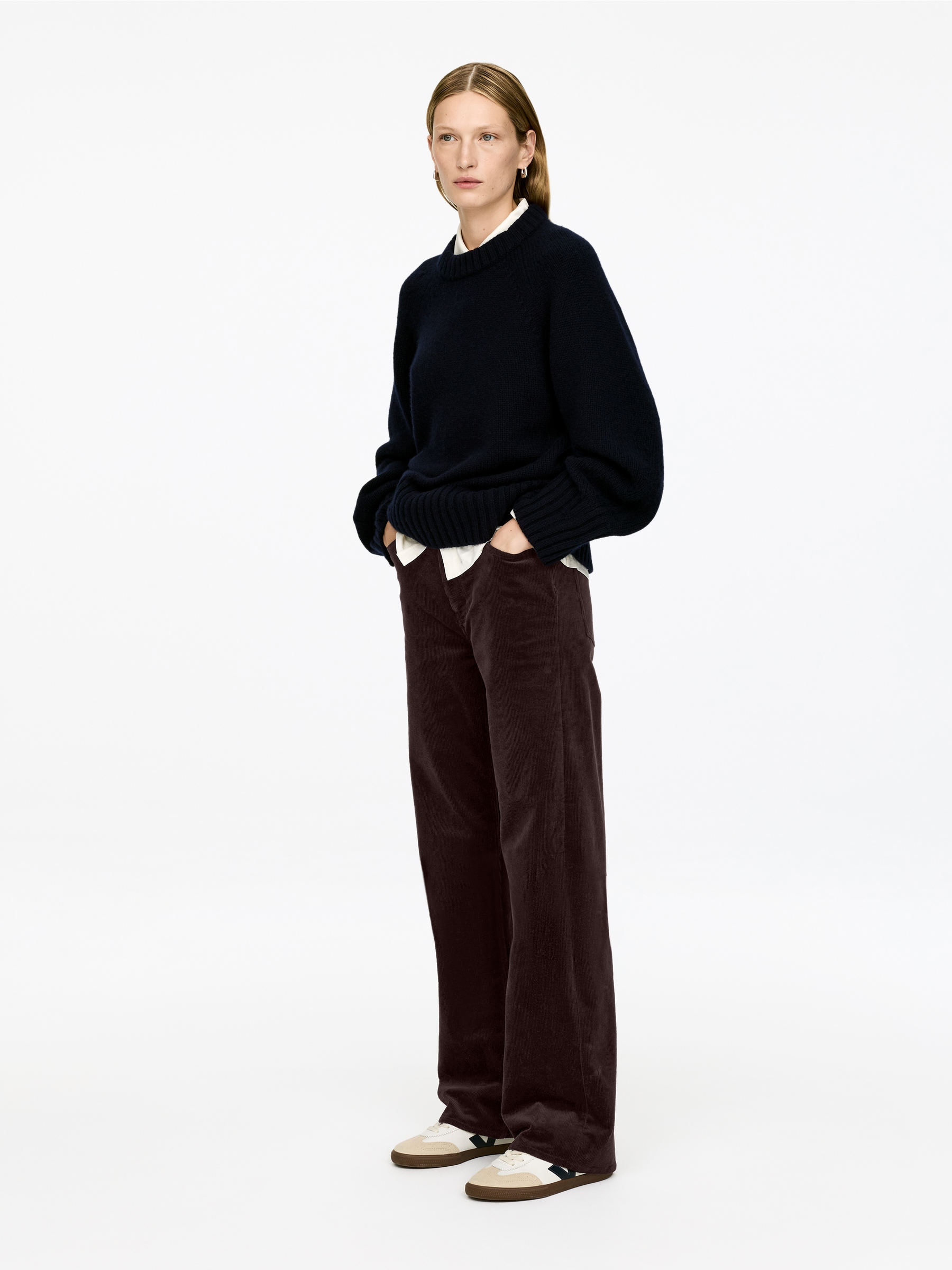 CORAL Corduroy Wide Jeans - Dark Burgundy - Relaxed fit - Women - StillMedia/Lookbook - 10