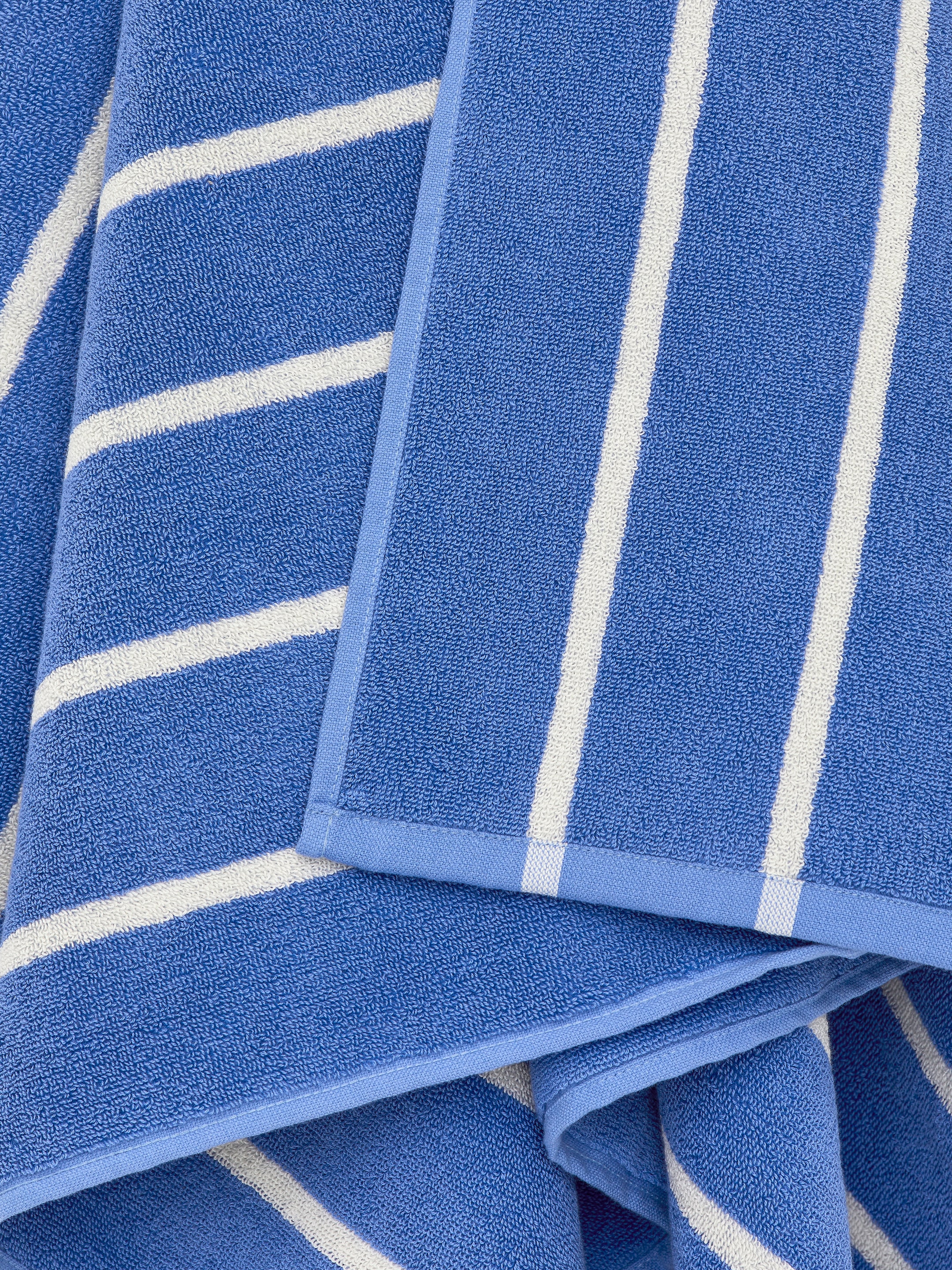 Bath Towel 80 x 165 cm - Blue/White - Homeware - StillMedia/DescriptiveDetail - 1