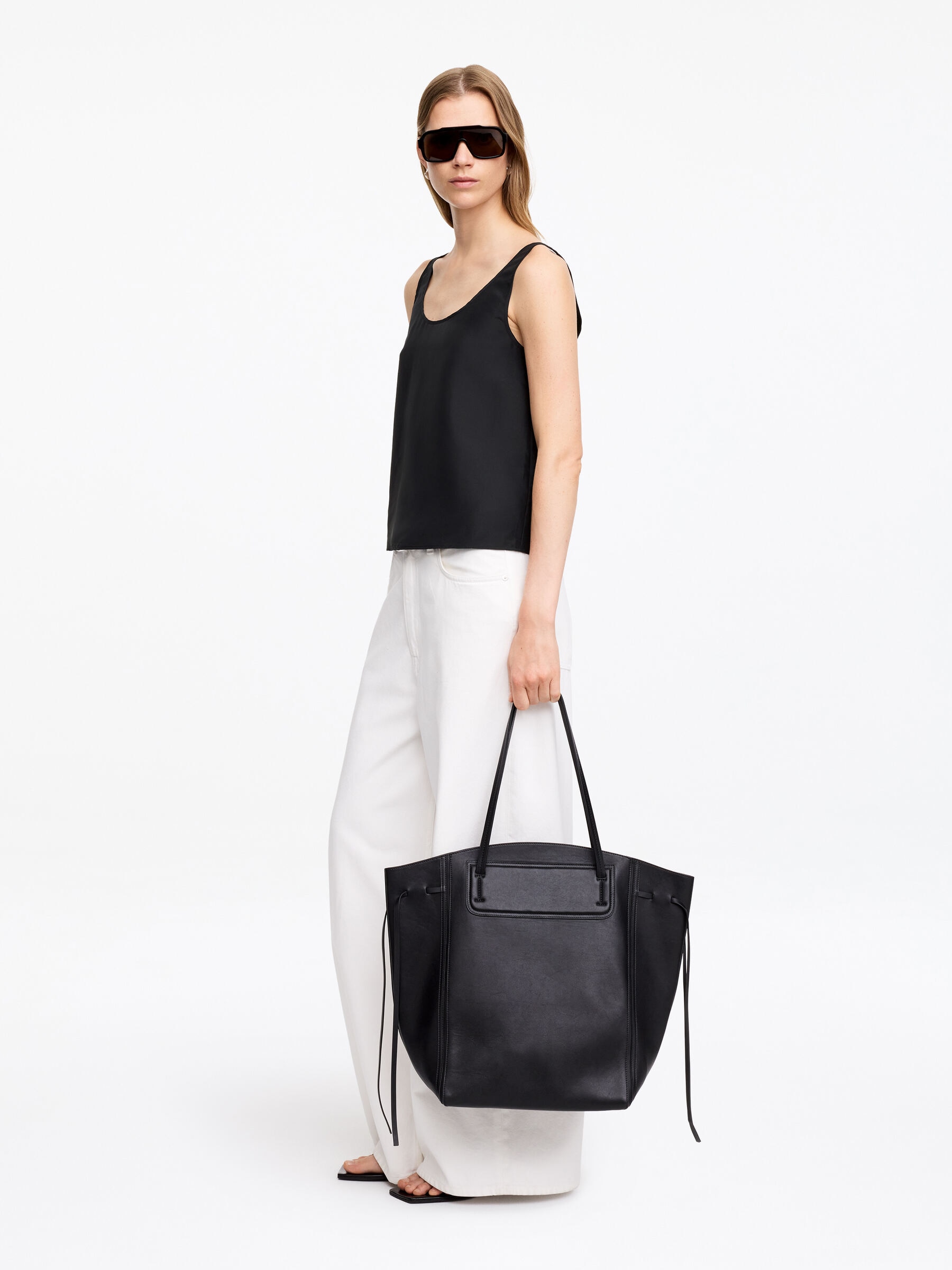 Débardeur en soie - Noir - Regular fit - Femme - StillMedia/Lookbook - 2