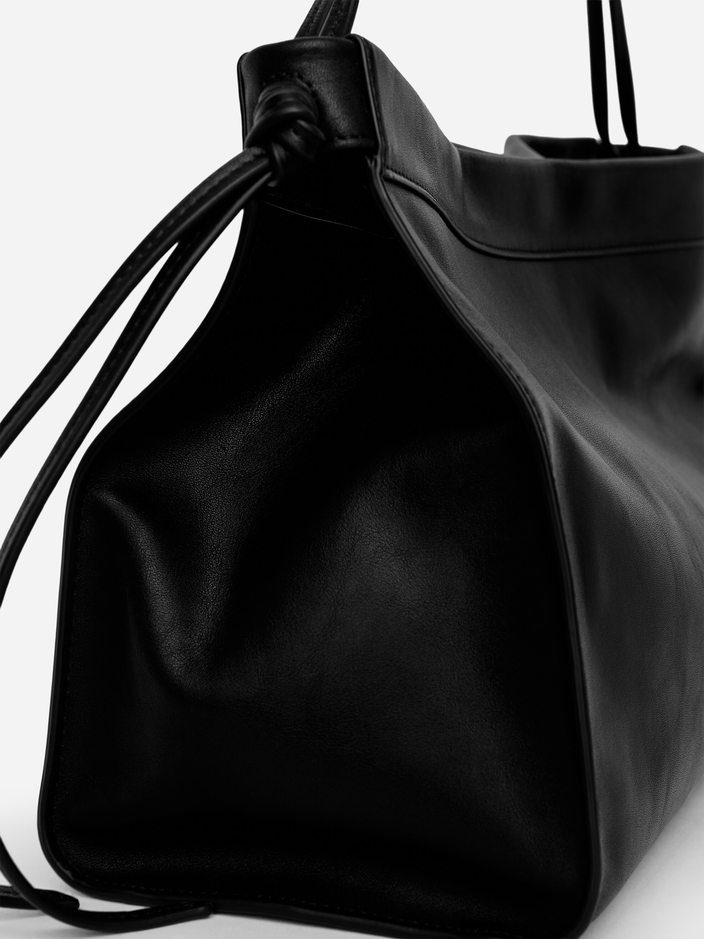 Leather Shoulder Bag – Black – Women – ARKET DK