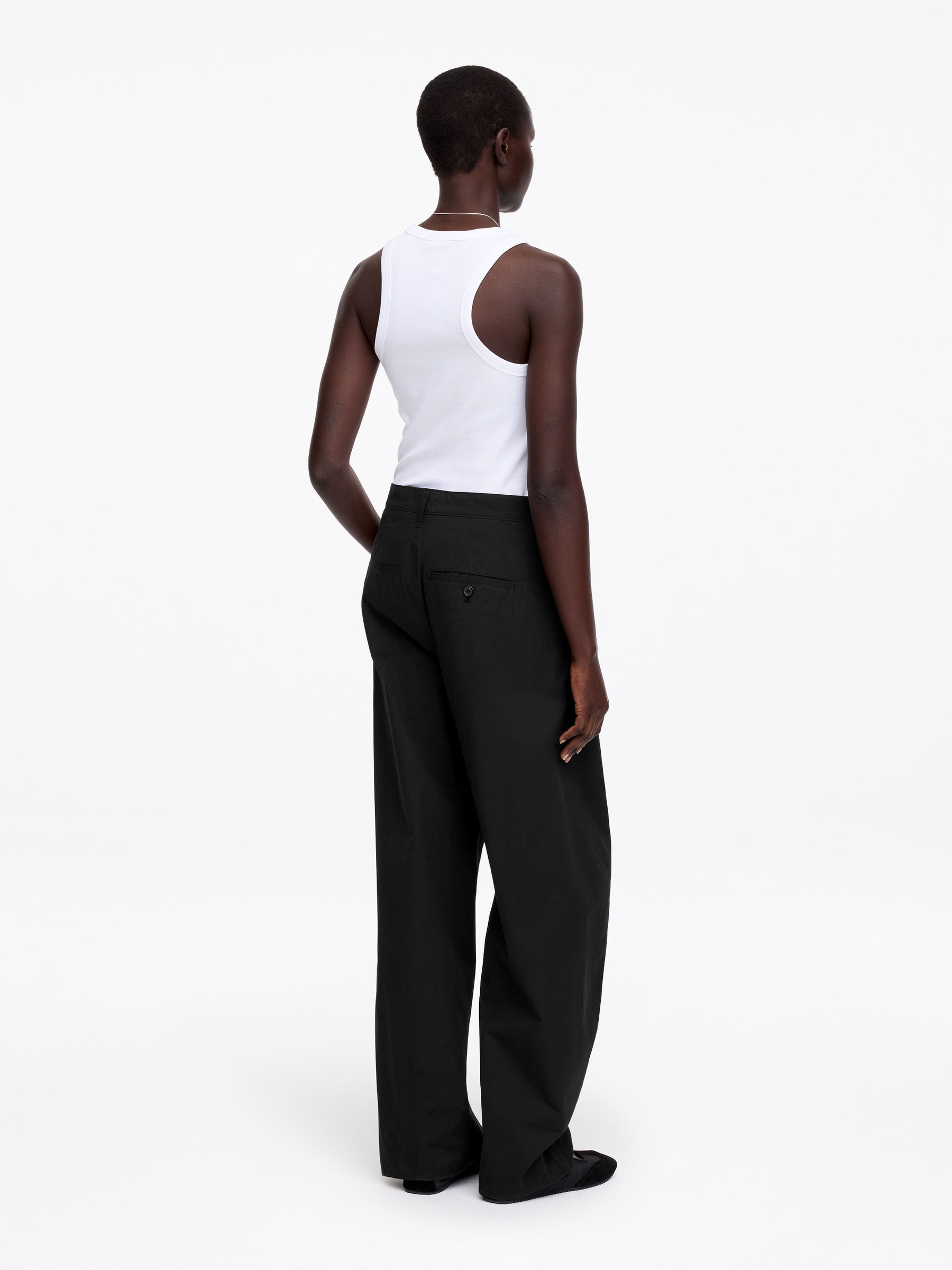 Barrel-Leg Trousers - Black - Loose fit - Women - StillMedia/Lookbook - 5