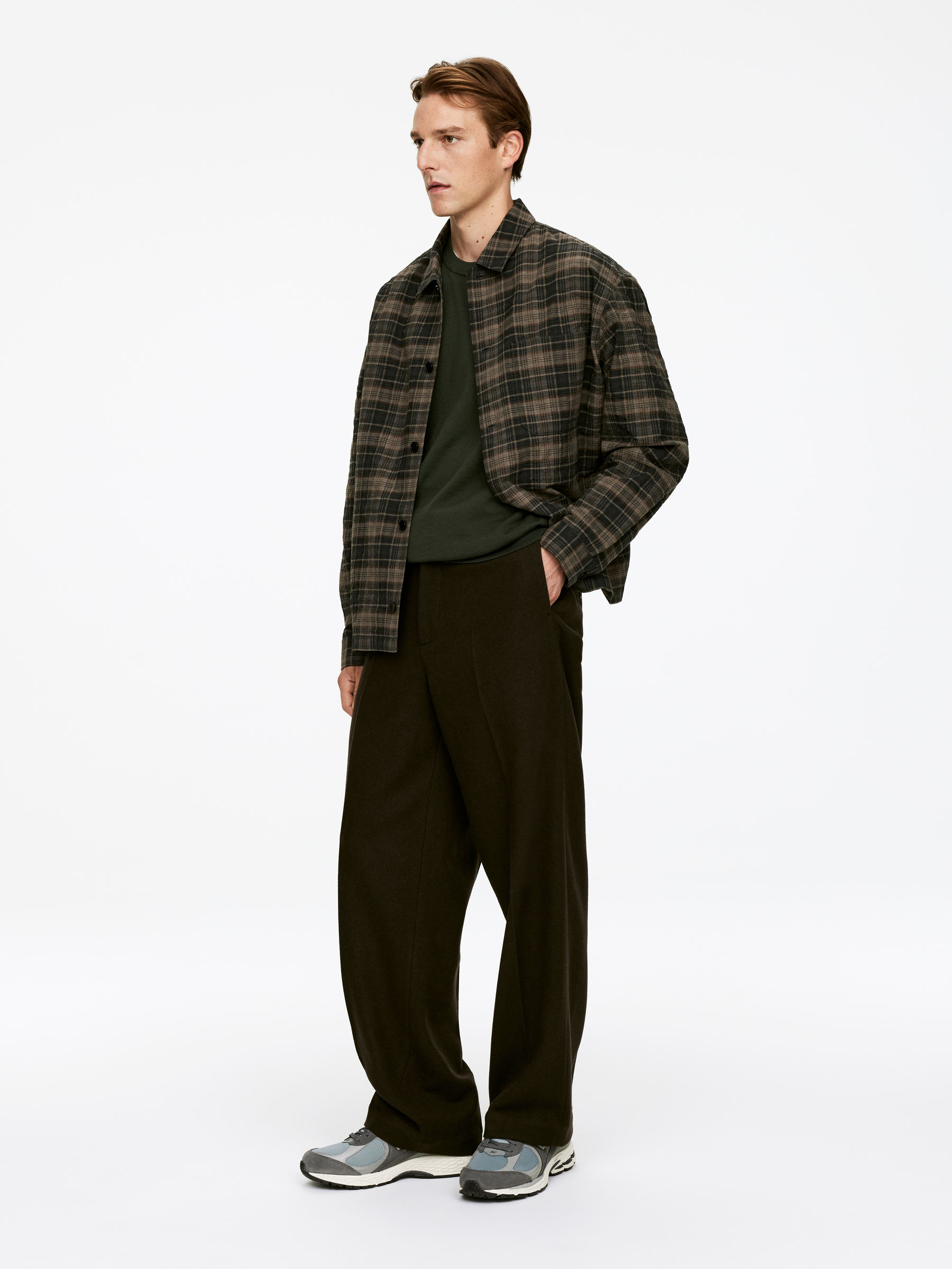 Pull en laine mérinos en maille fine - Vert foncé - Regular fit - Homme - StillMedia/Lookbook - 15