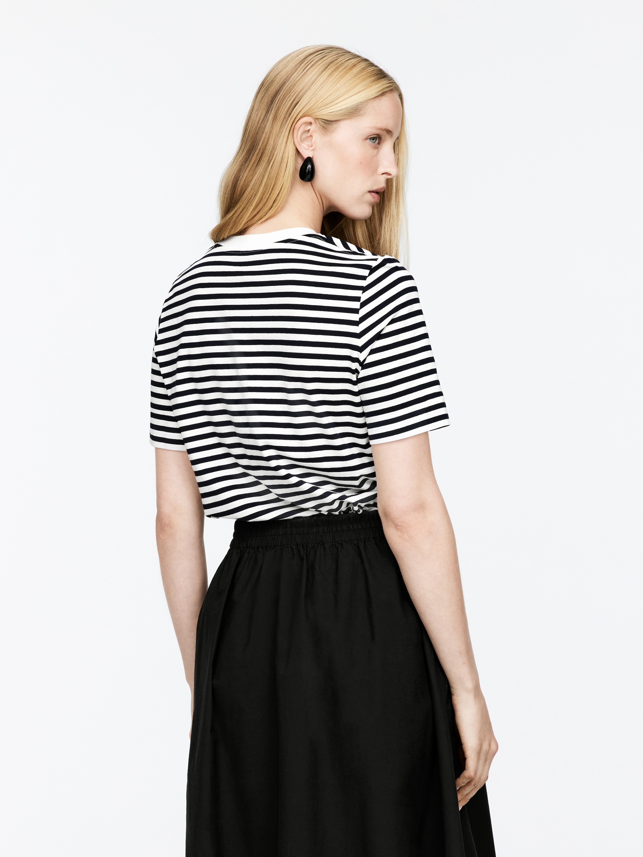 Größeres Bild anzeigen: LILY Charakteristisches T-Shirt - Weiß/Dunkelblau - Ladies | H&M AT 2