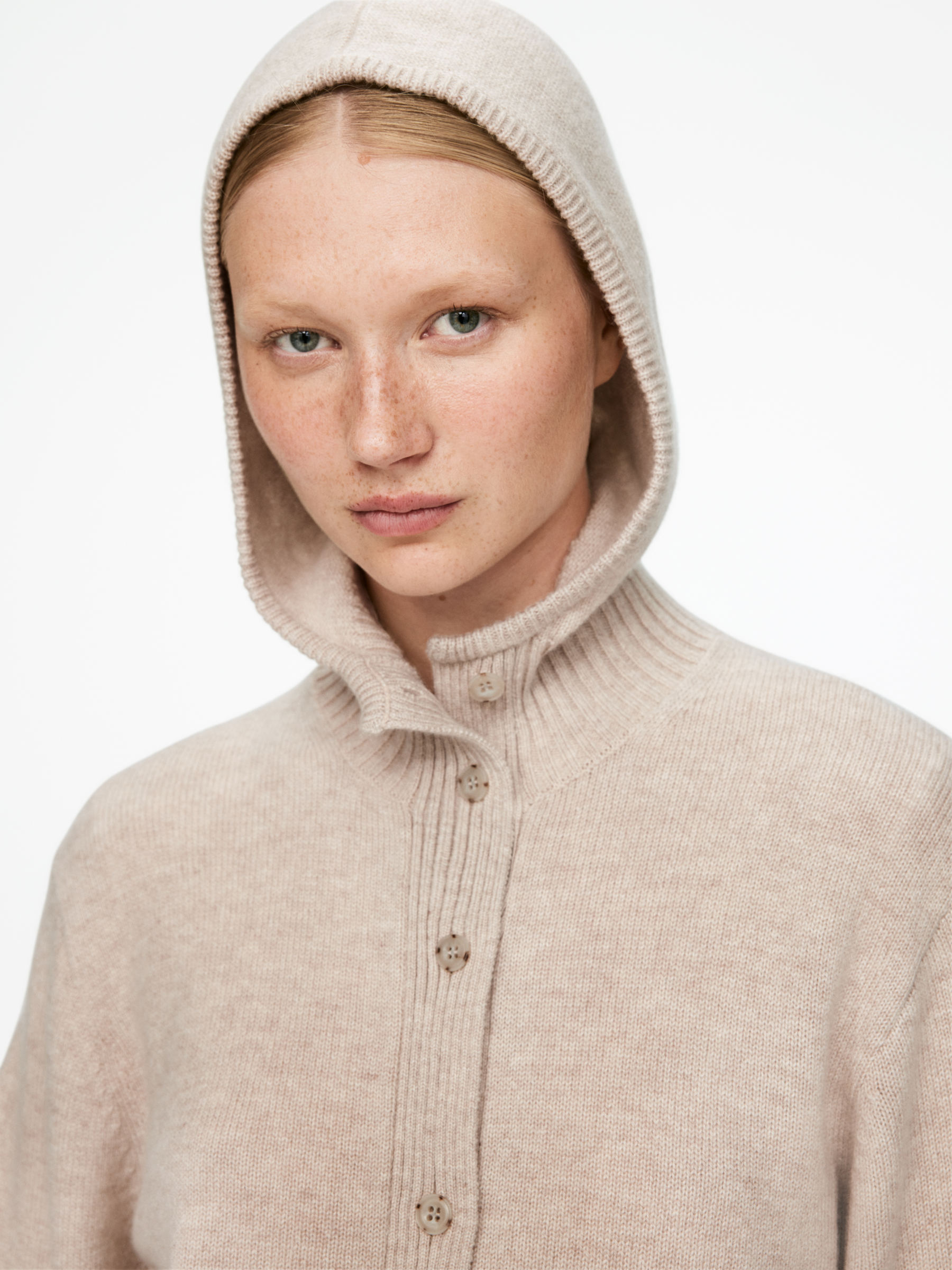 Kapuzenpullover aus reinem Kaschmir - Beige - Regular Fit - Damen - StillMedia/Lookbook - 6