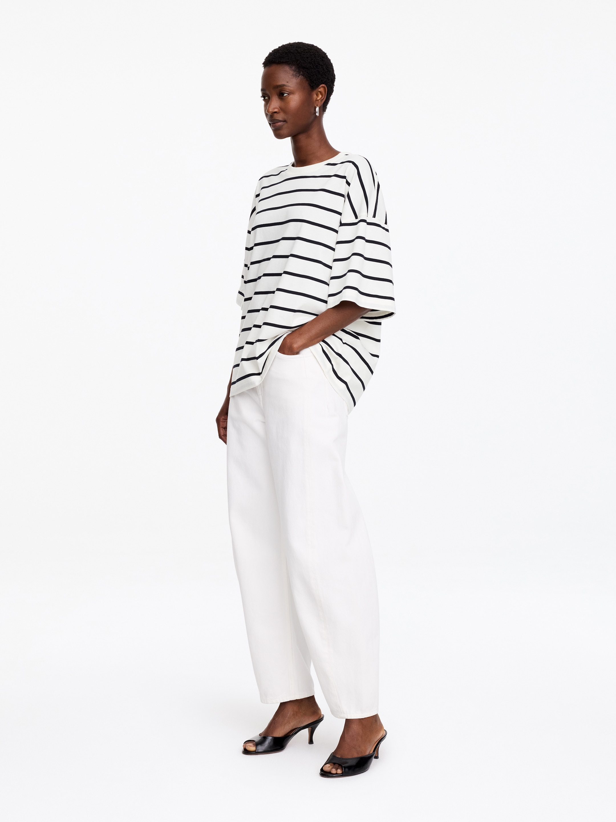 T-shirt oversize - Bianco sporco/Blu scuro - Oversize - Women - StillMedia/Lookbook - 3