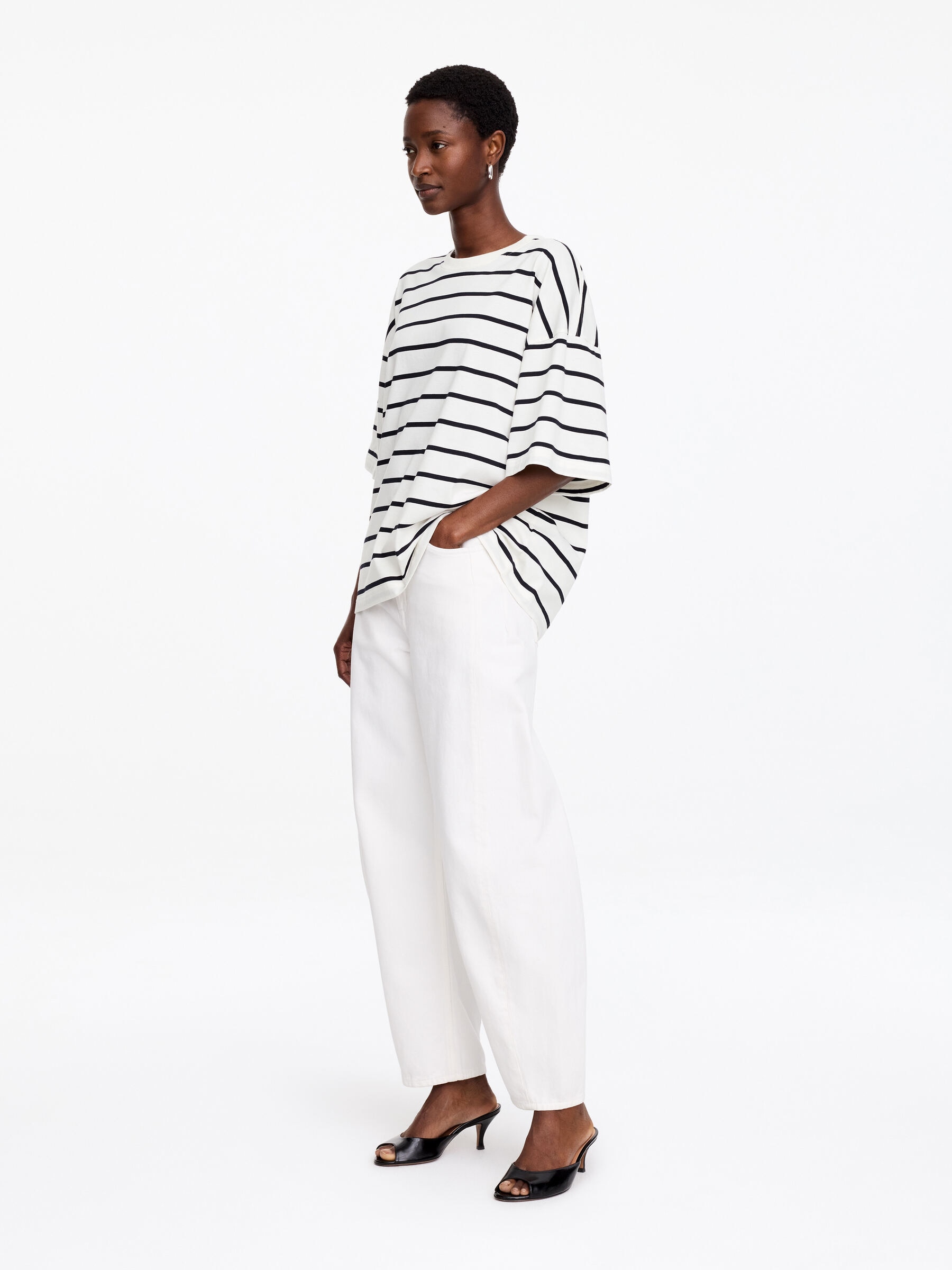 Oversize-T-Shirt - Cremeweiß/Dunkelblau - Oversize - Damen - StillMedia/Lookbook - 3