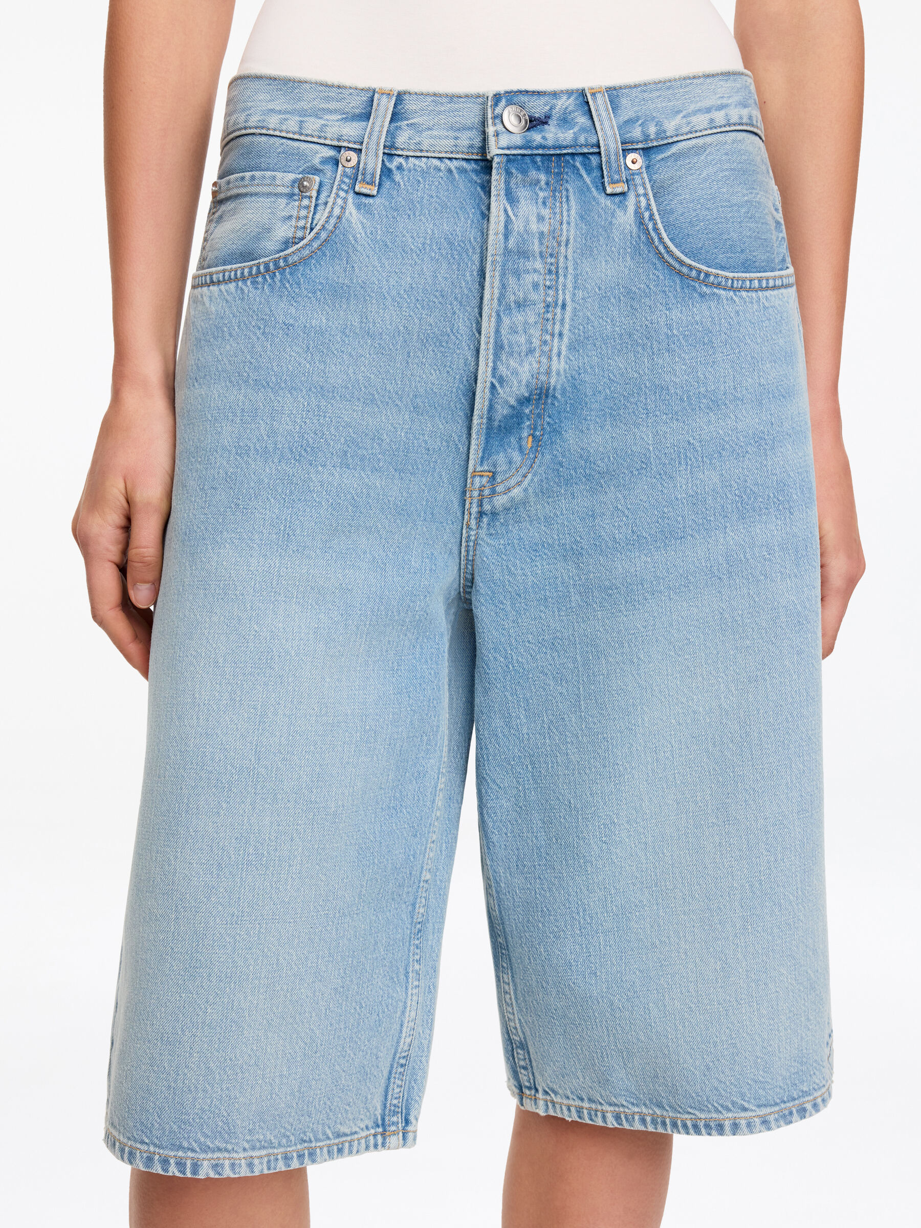 Long Denim Shorts - Light Blue - Loose fit - Women - StillMedia/Lookbook - 6