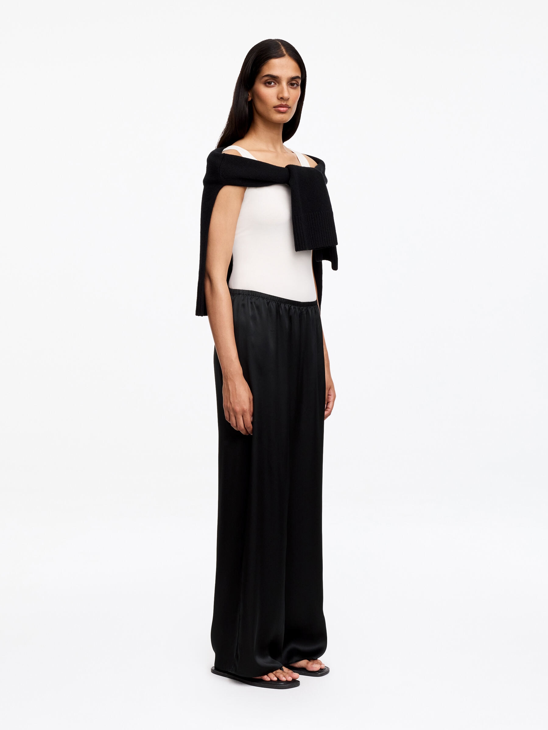 Hose aus Seidensatin - Schwarz - Regular Fit - Damen - StillMedia/Lookbook - 3