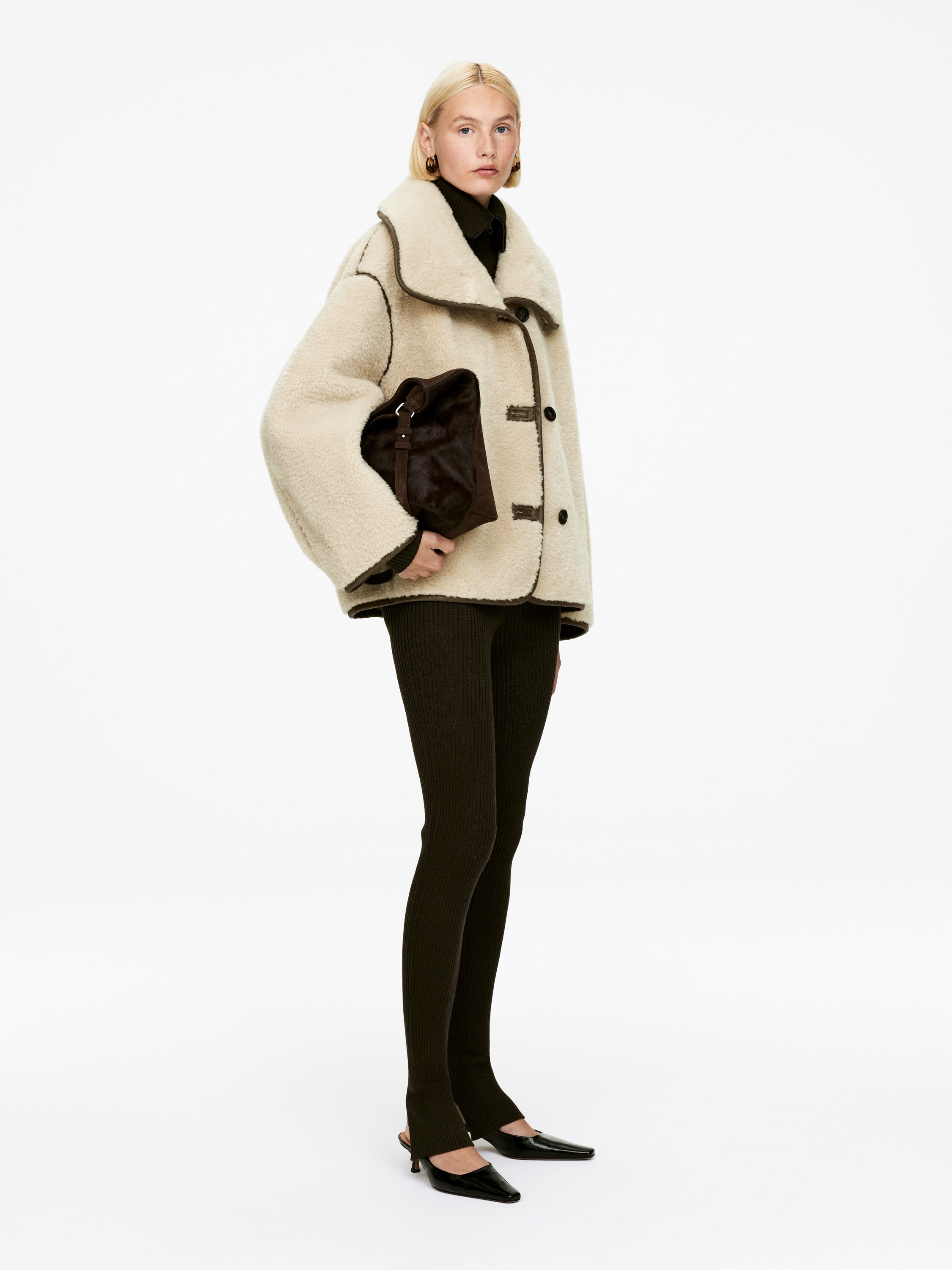 Short Pile Jacket - Beige - Loose fit - Women - StillMedia/Lookbook - 11