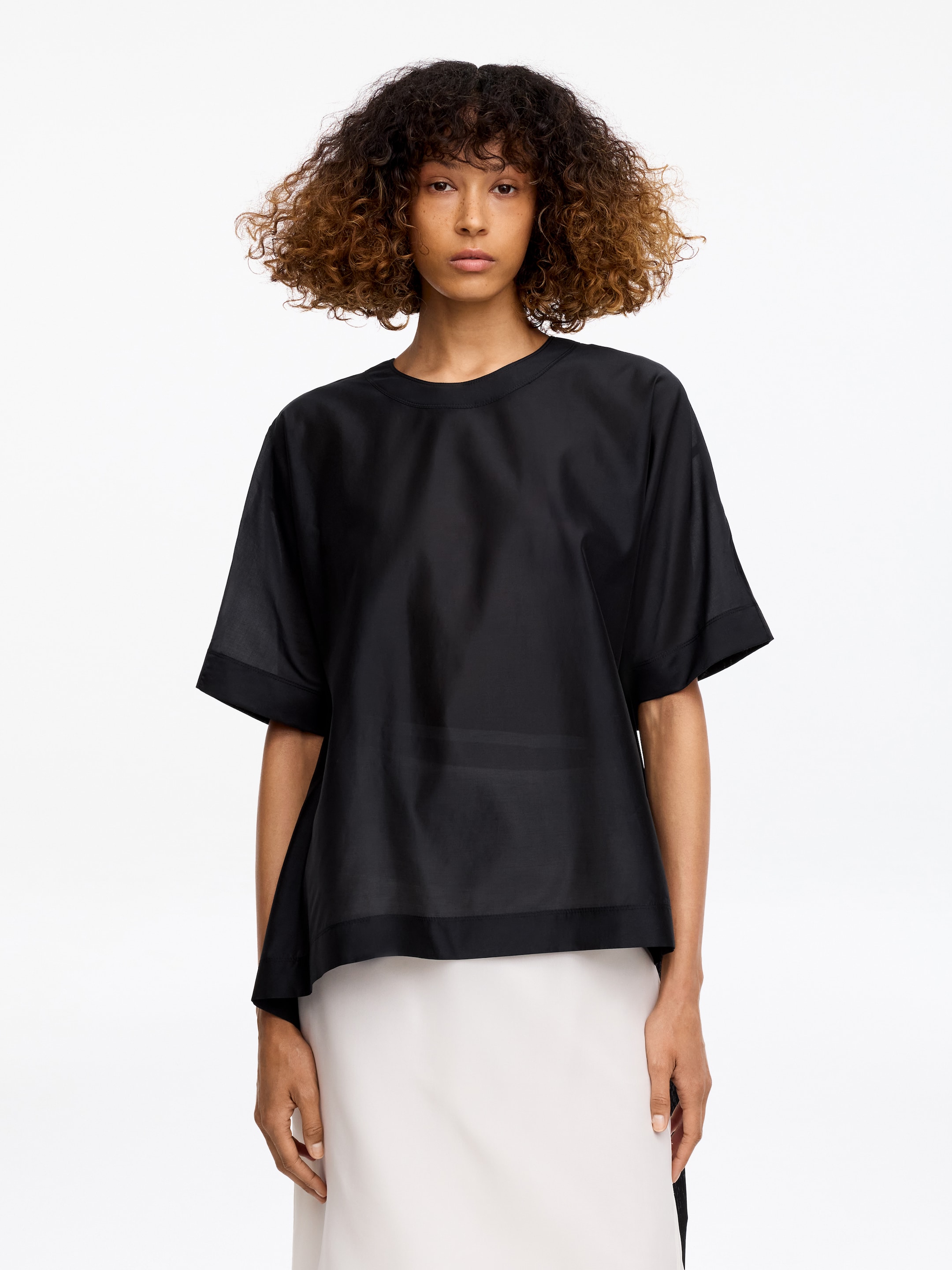 Top z wiązaniem na plecach ARKET and Laila Gohar - Ciemnogranatowy - Fason normalny - Women - StillMedia/Lookbook - 4