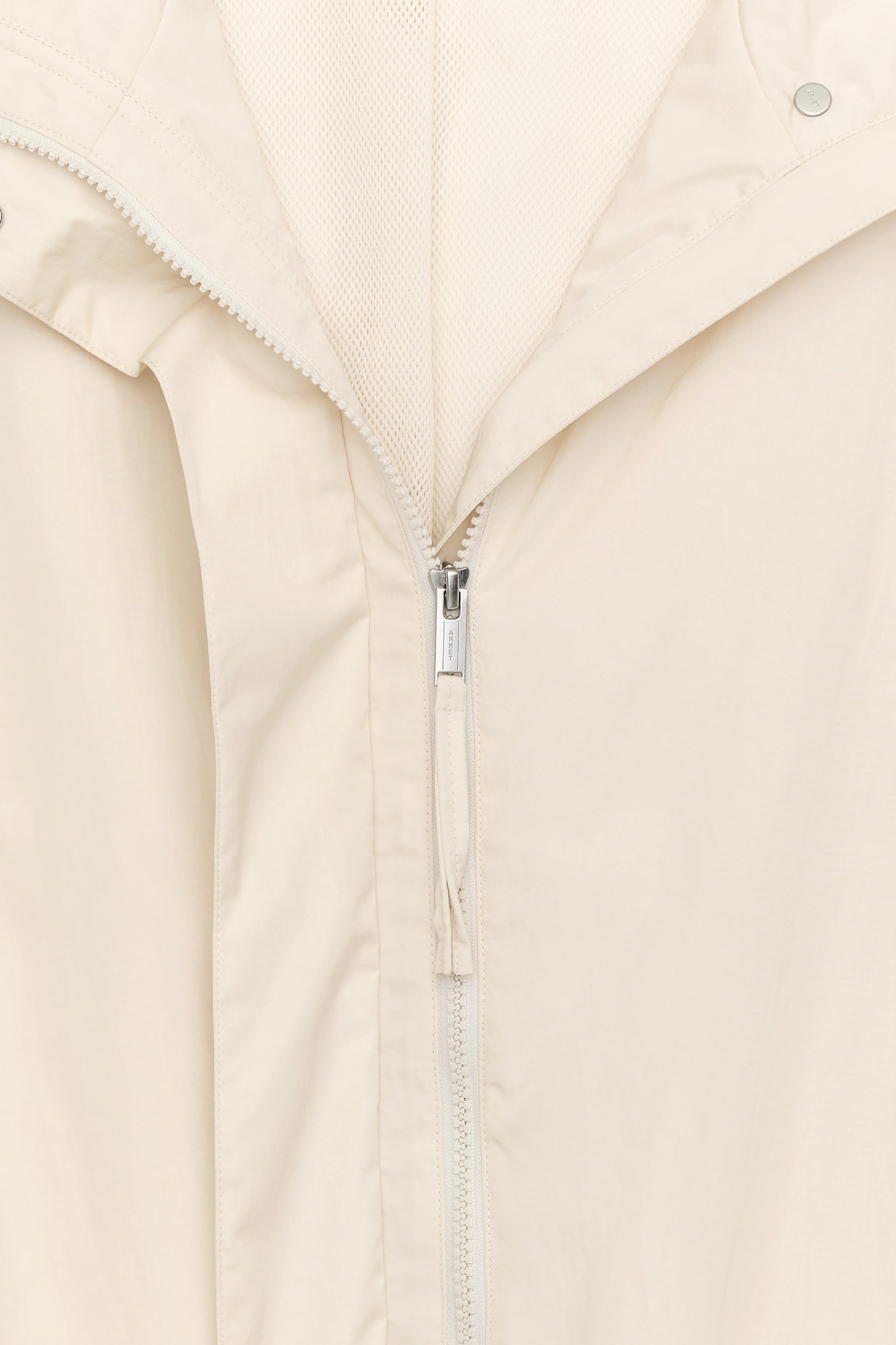 Nylonjacka med hög krage - Off-white/Röd - 4