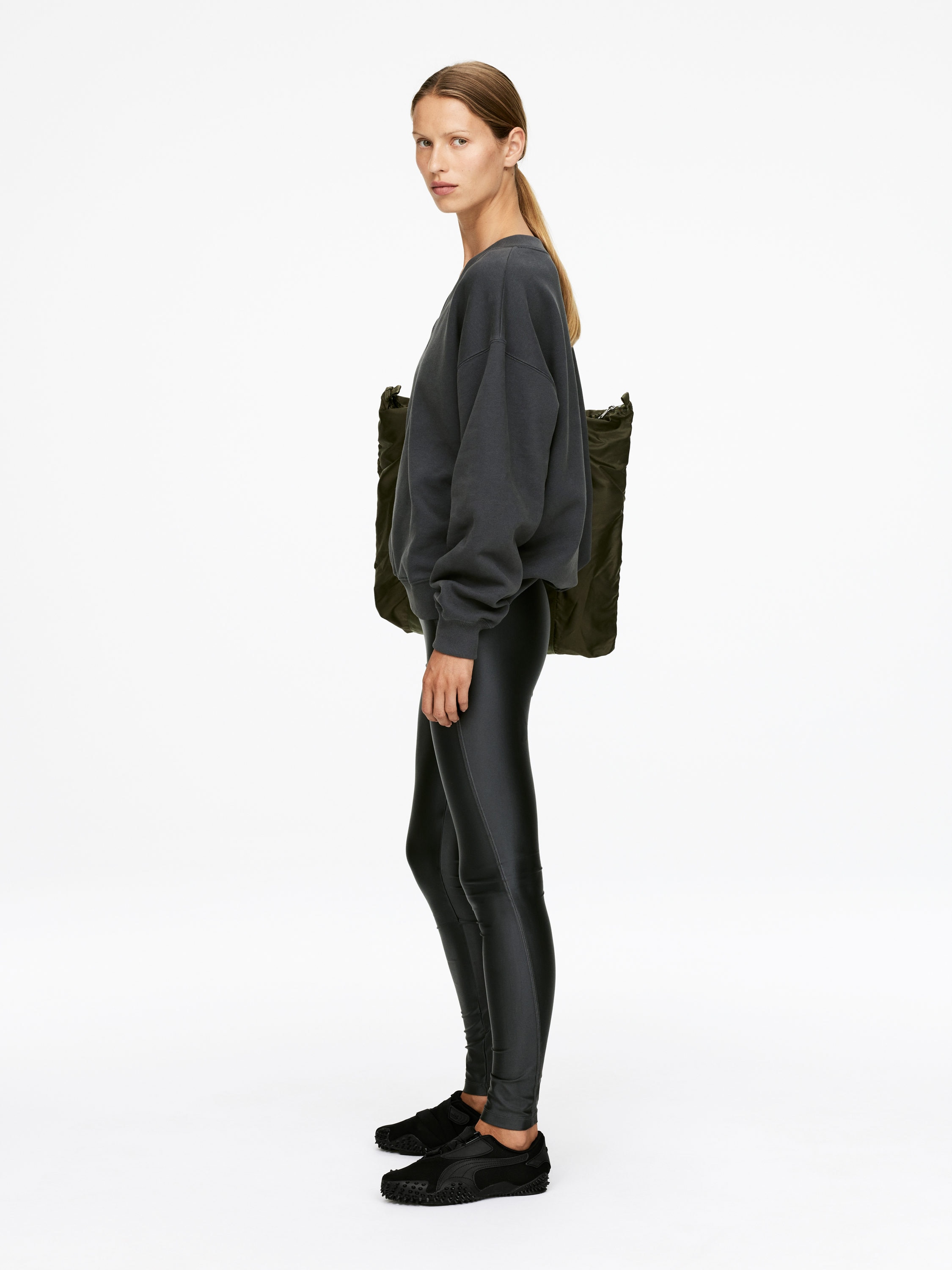 V-Neck Sweatshirt - Dark Grey - Loose fit - Women - StillMedia/Lookbook - 6