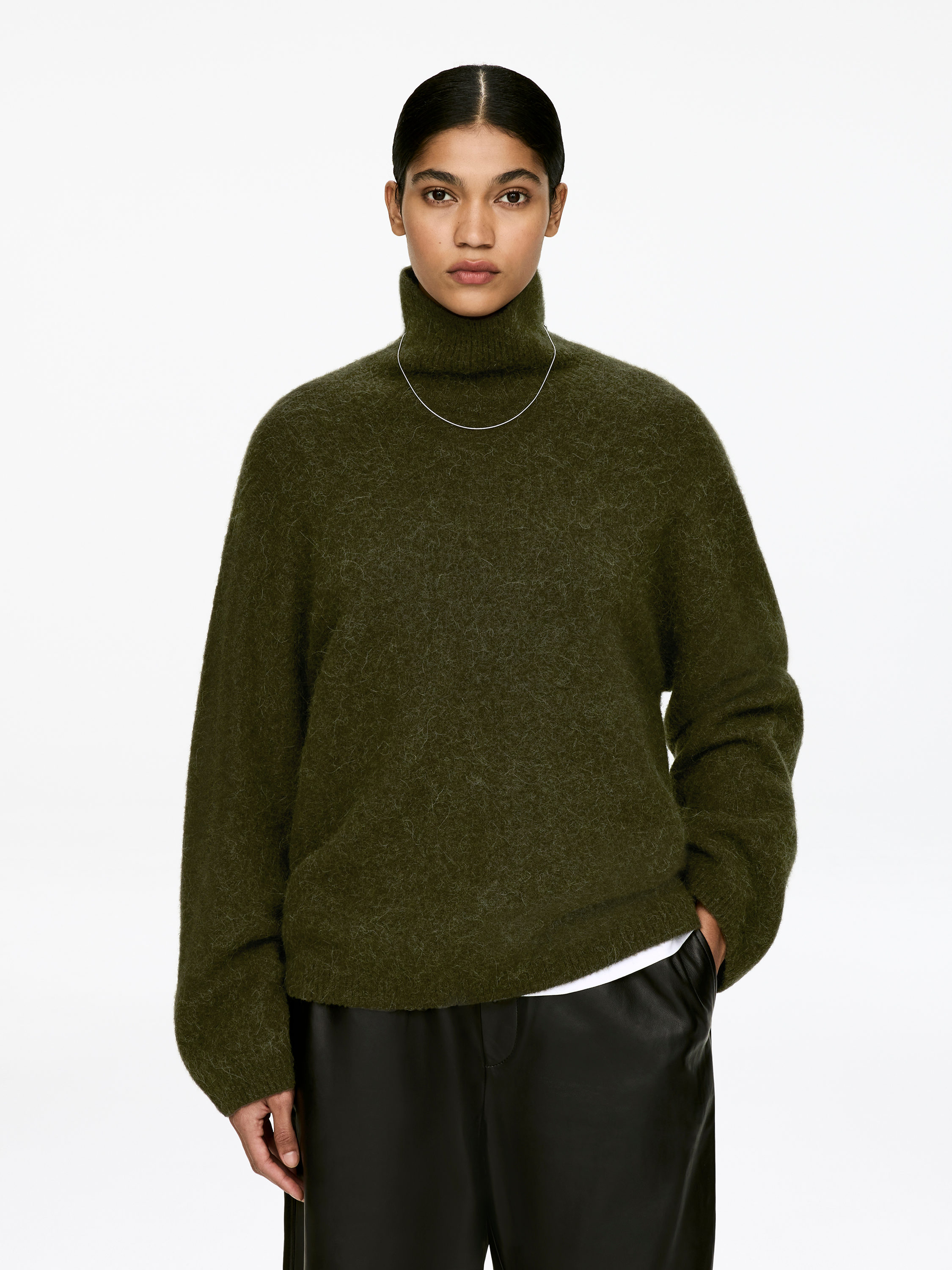 Roll-Neck Jumper - Dark Green - Oversized - Women - StillMedia/Lookbook - 10