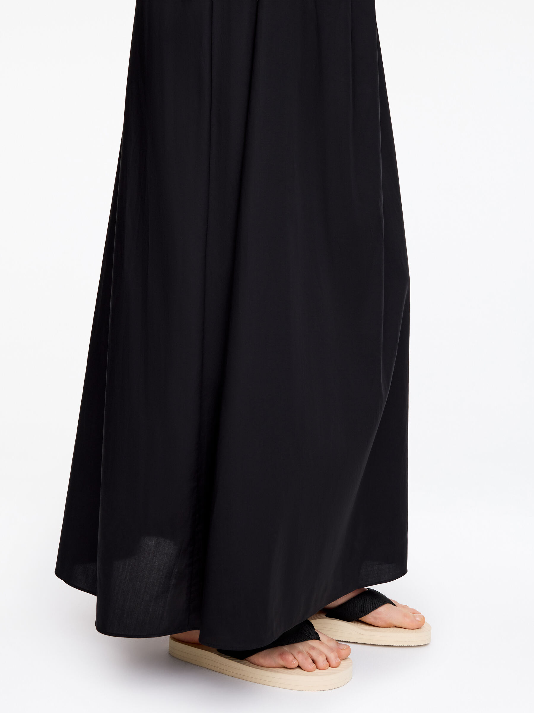 Sleepers Wide-Strap Flip Flops - Black/Dusty white - Women - StillMedia/Lookbook - 7