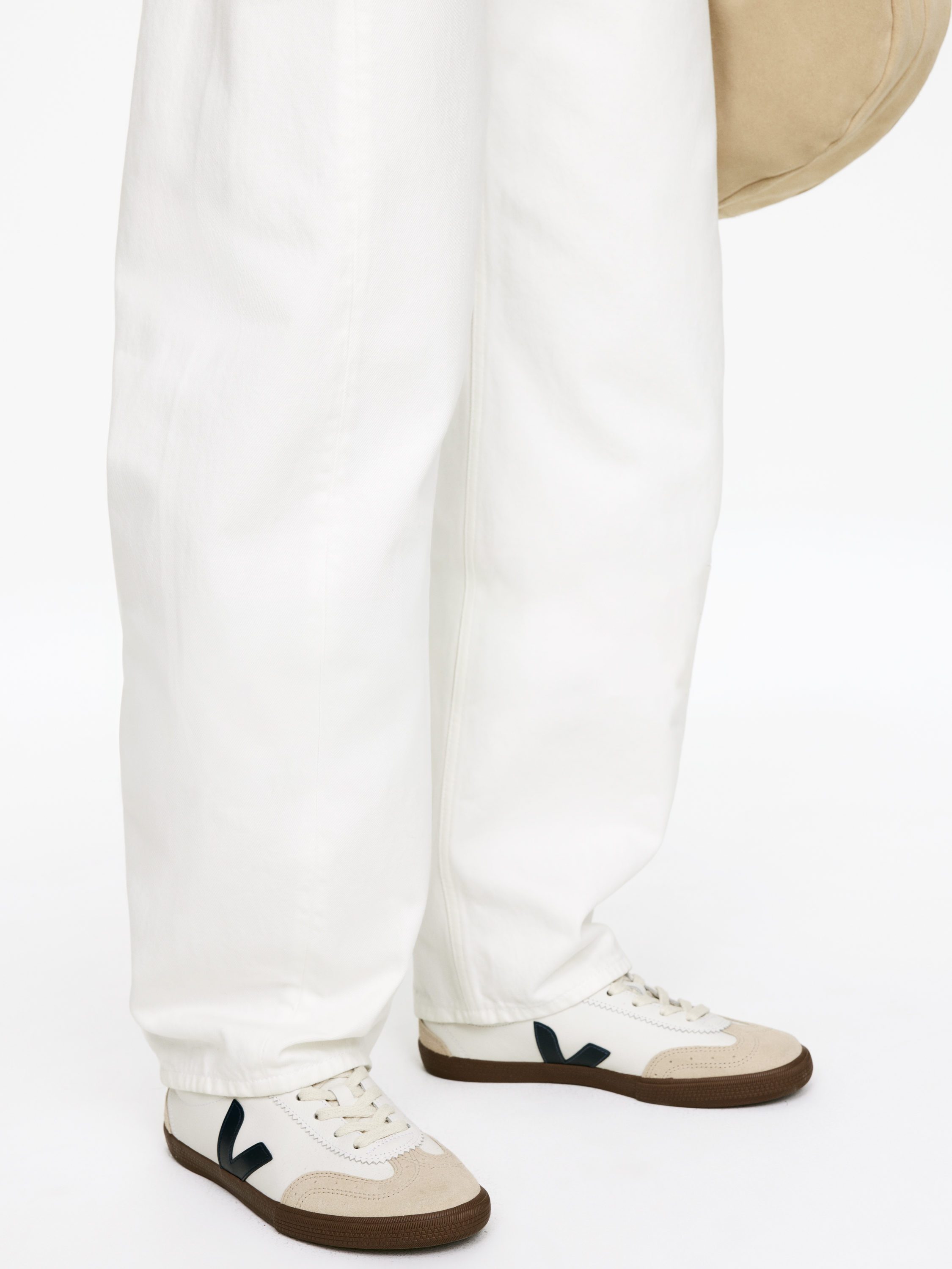 Veja Volley Trainers - White/Dark Blue - Women - StillMedia/Lookbook - 7