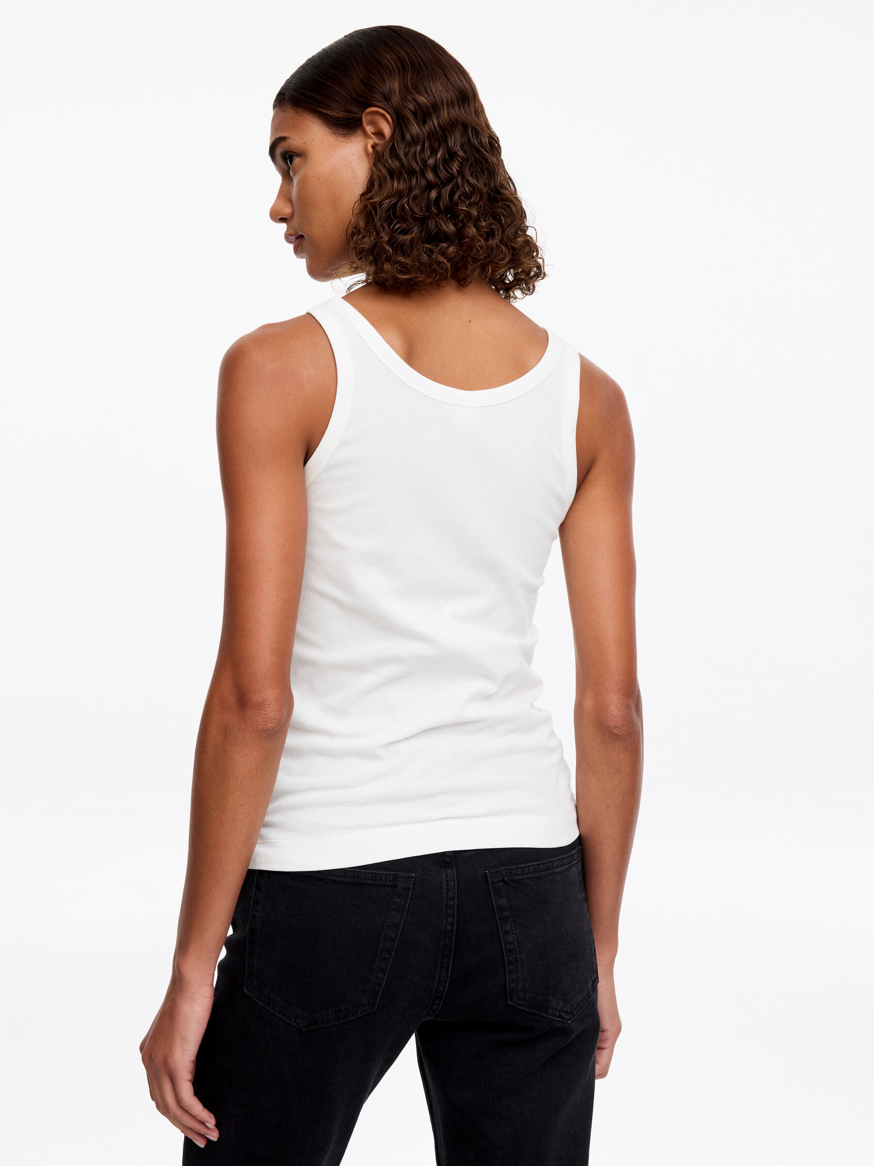 Scoop-Neck Tank Top - White - Slim fit - Women - StillMedia/Lookbook - 2