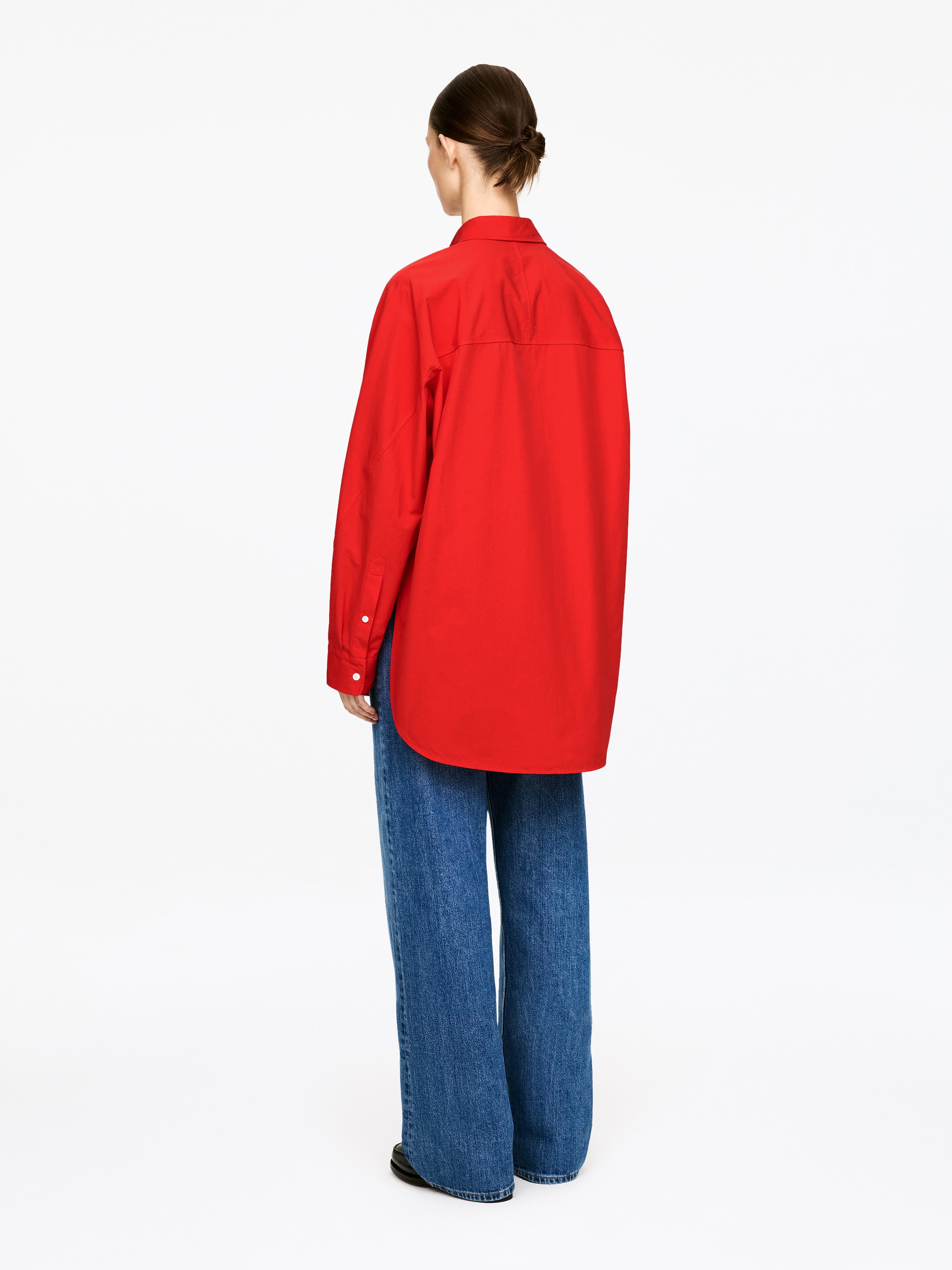 Curved Slit Shirt - Red - Loose fit - Women - StillMedia/Lookbook - 5