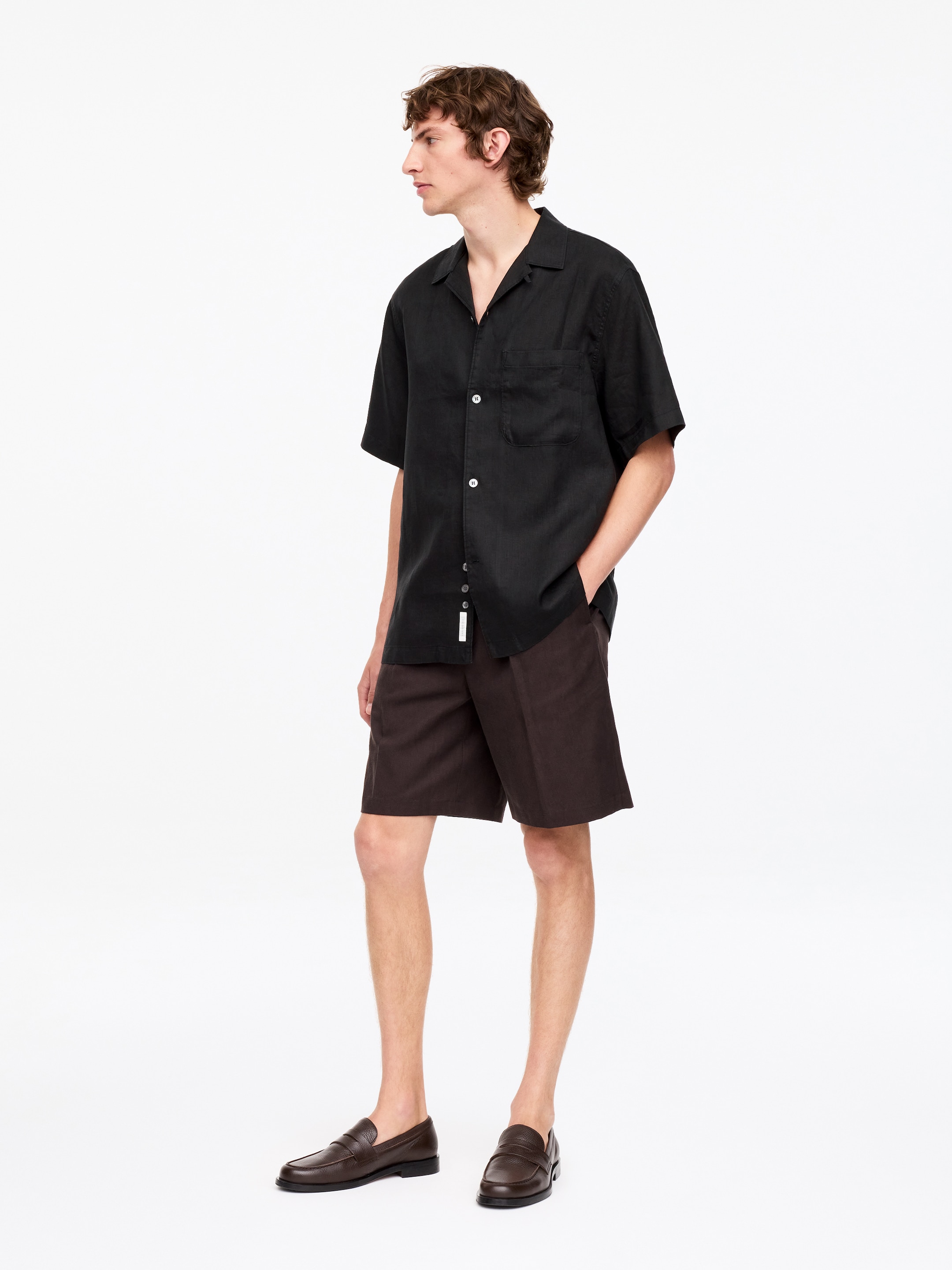 Resortskjorta i linne - Svart - Relaxed fit - Men - StillMedia/Lookbook - 4