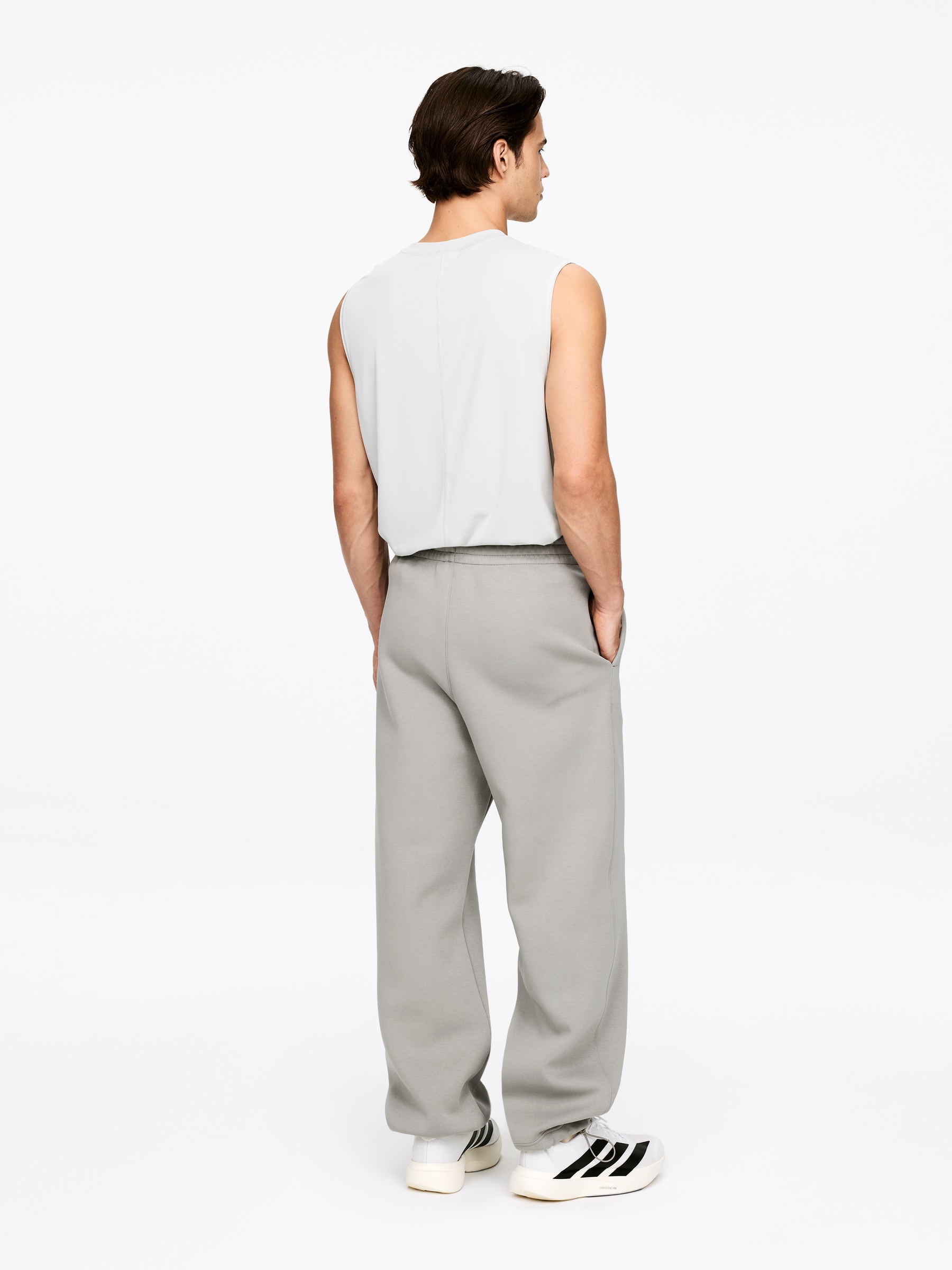 Proste spodnie dresowe - Szary - Luźny fason - Men - StillMedia/Lookbook - 6