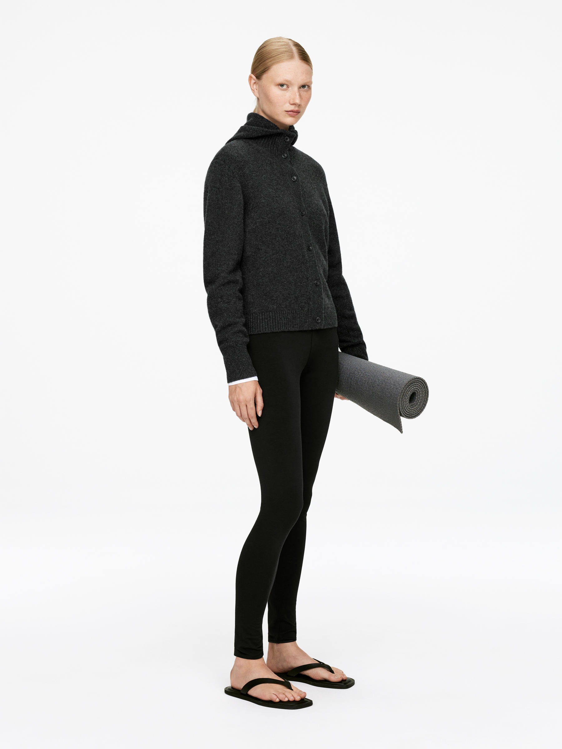 Pure Cashmere Hoodie - Dark Grey - Regular fit - Women - StillMedia/Lookbook - 5