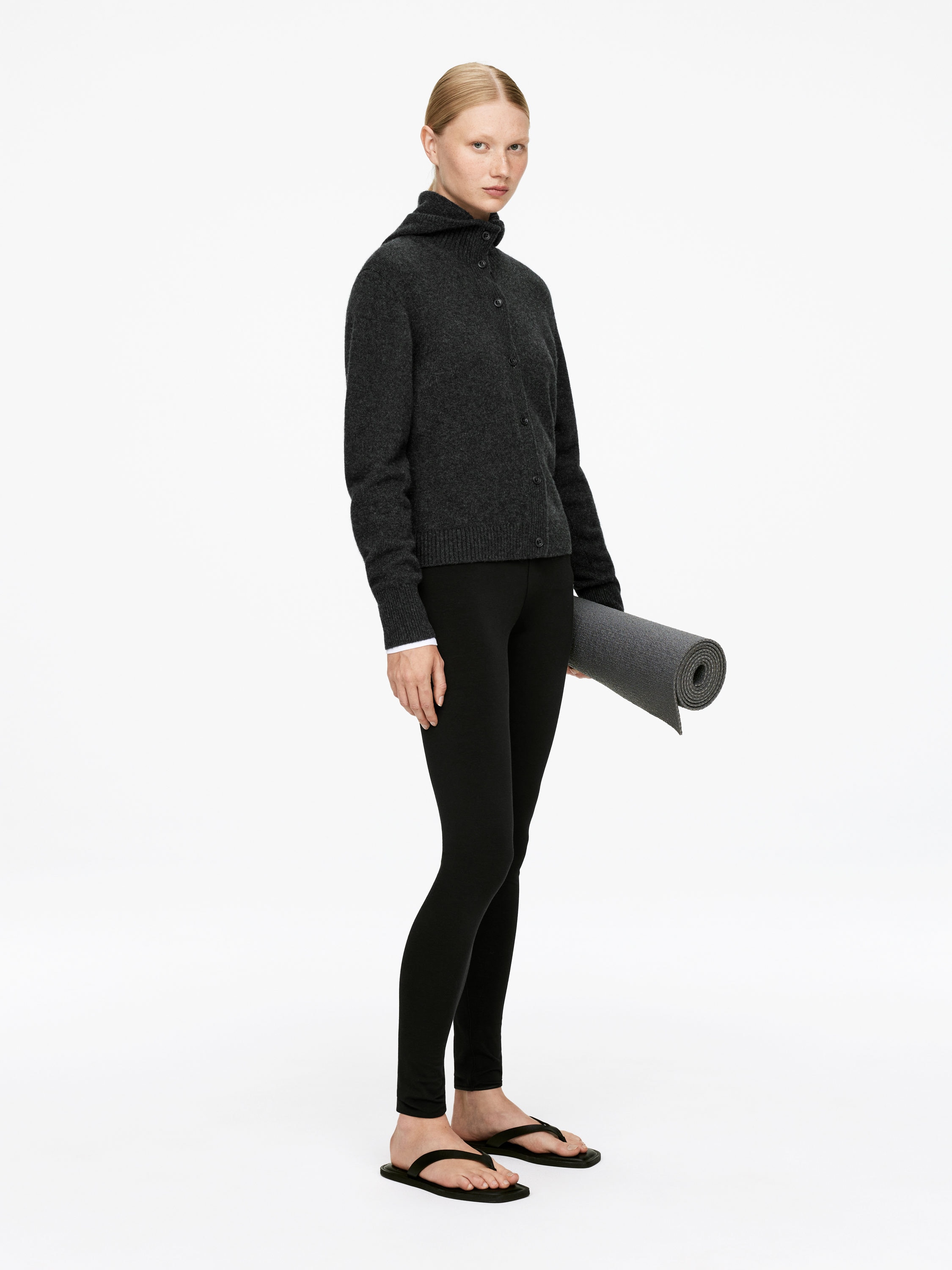 Pure Cashmere Hoodie - Dark Grey - Regular fit - Women - StillMedia/Lookbook - 5