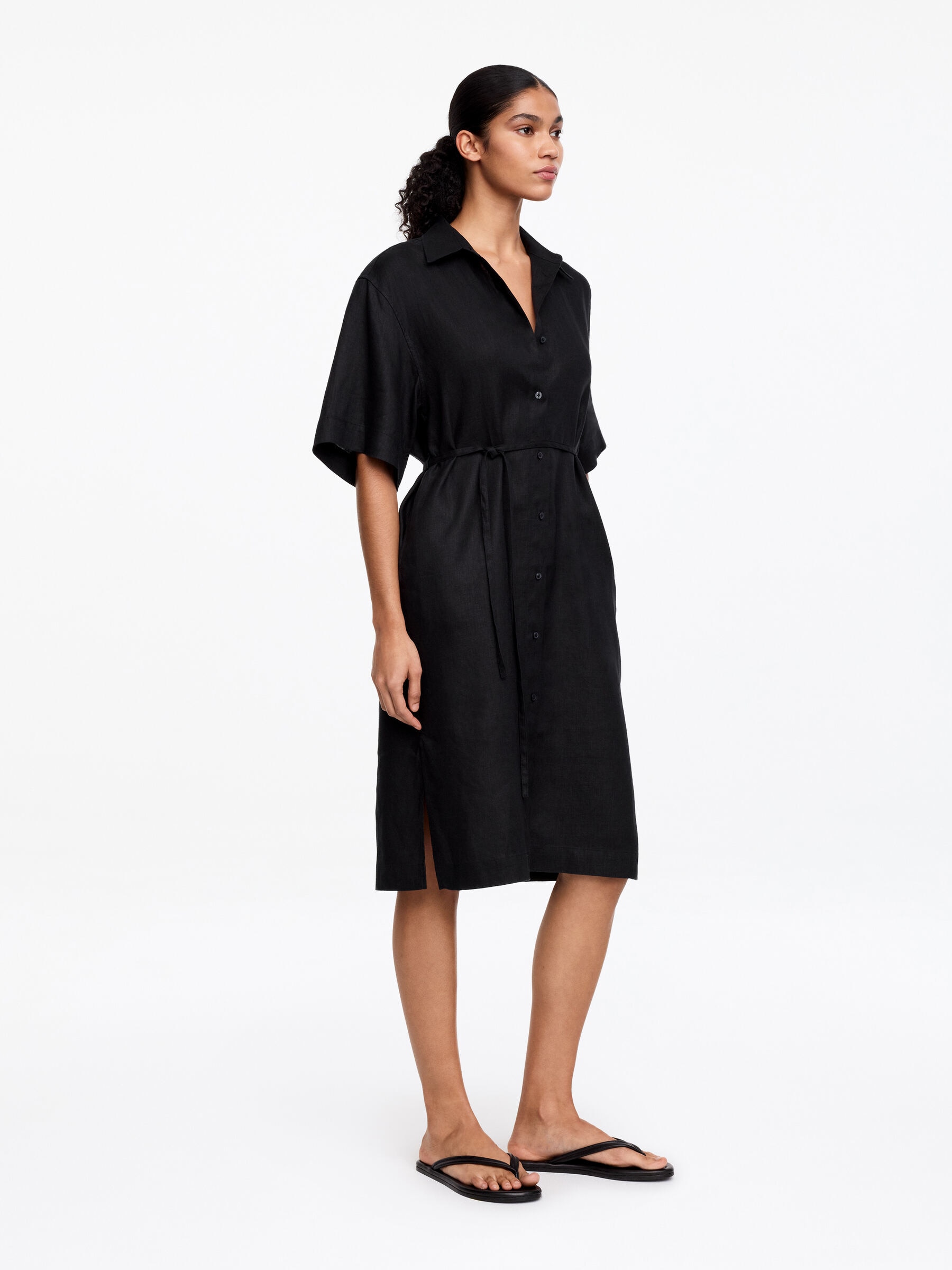 Vestido camisero de lino - Negro - Corte estándar - Women - StillMedia/Lookbook - 10