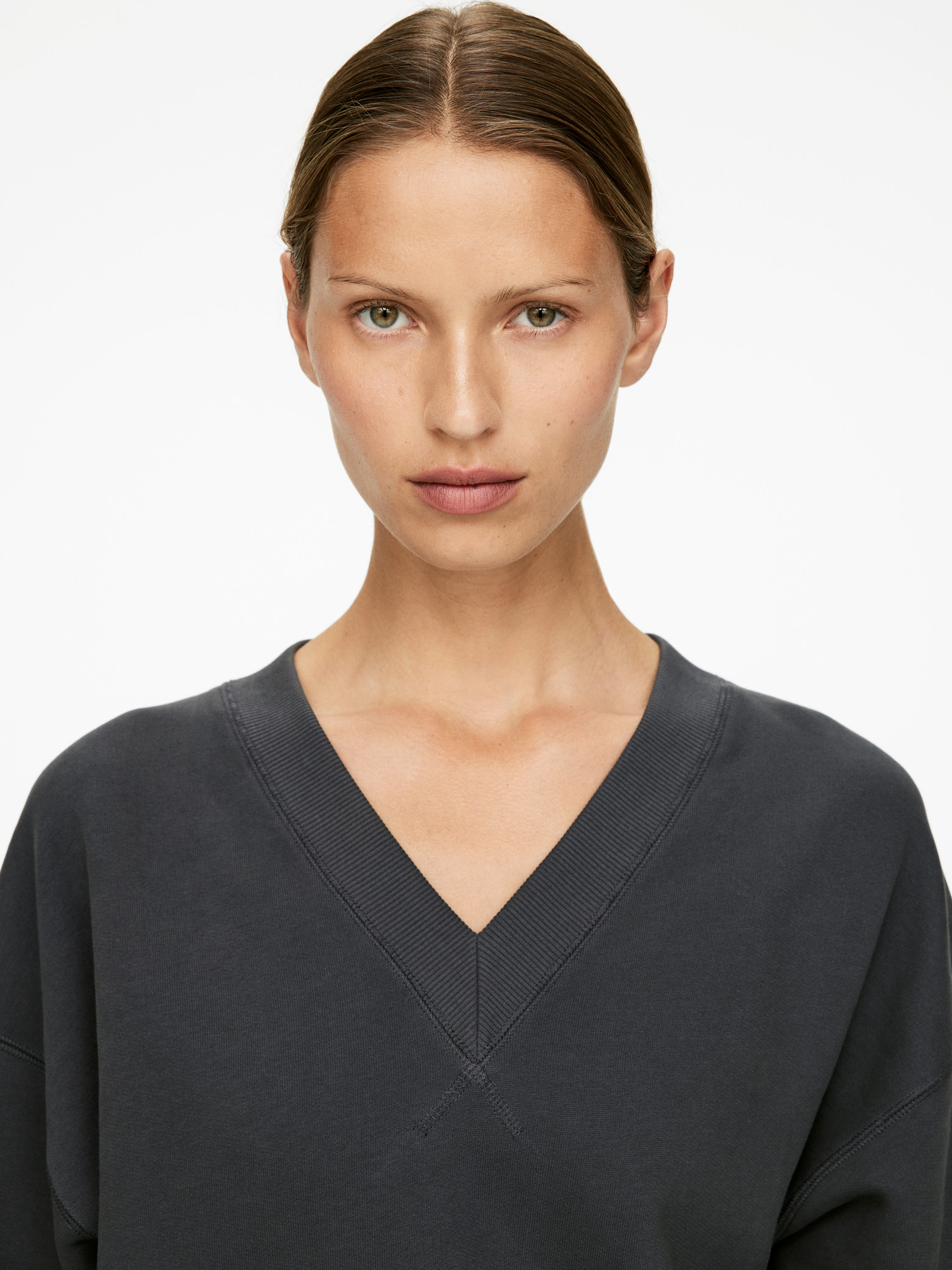V-Neck Sweatshirt - Dark Grey - Loose fit - Women - StillMedia/Lookbook - 5