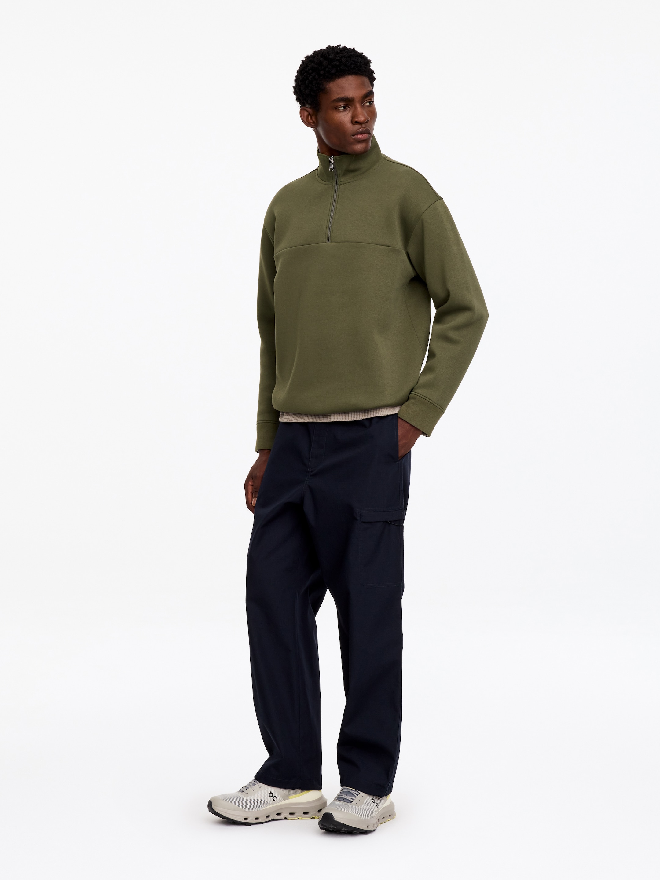 ARKET ACTIVE Sport-Oberteil, kurzer Reißverschluss - Khaki - Regular Fit - men - StillMedia/Lookbook - 5