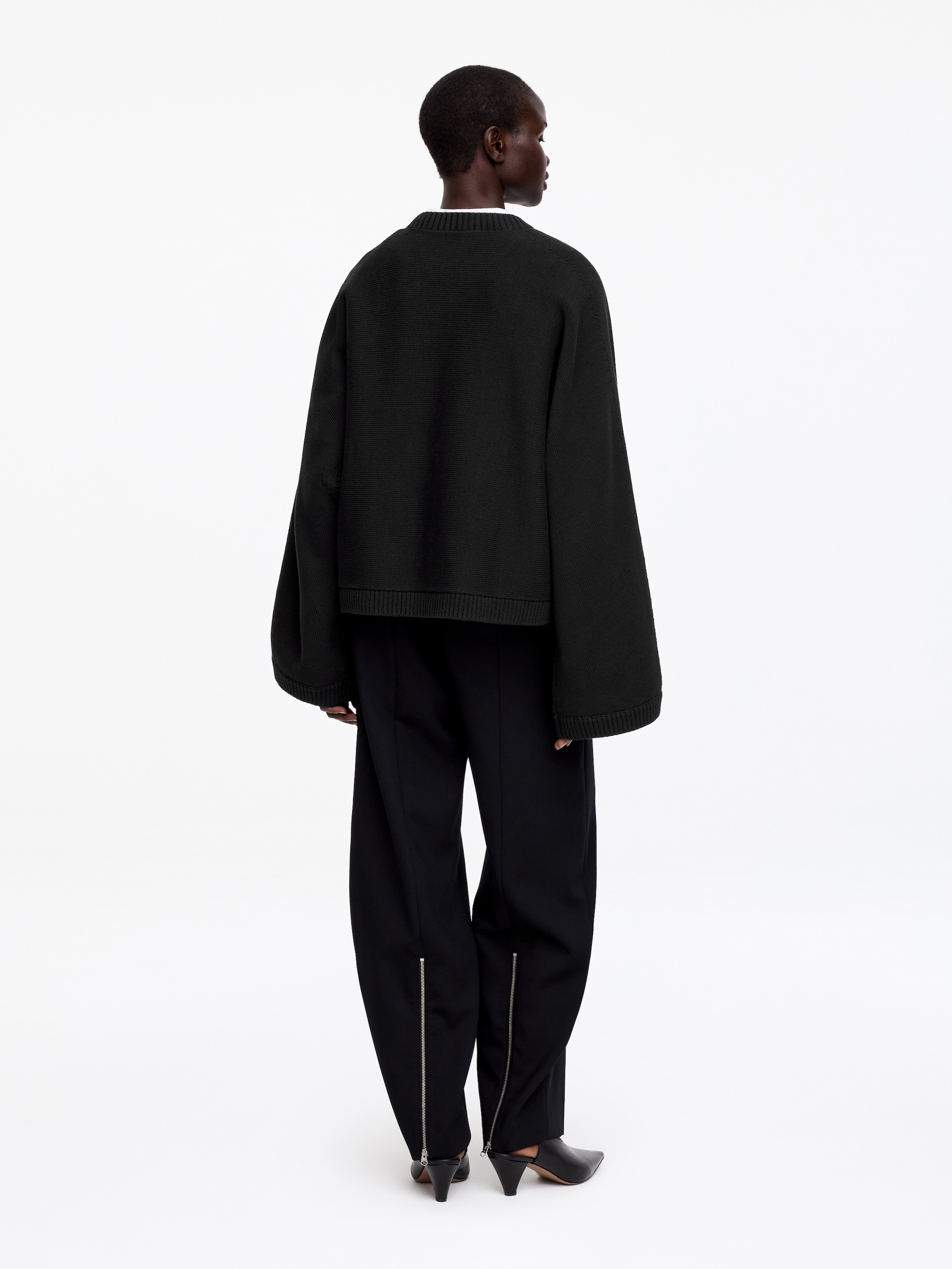 Pull en coton avec découpes - Noir - Loose fit - Femme - StillMedia/Lookbook - 3