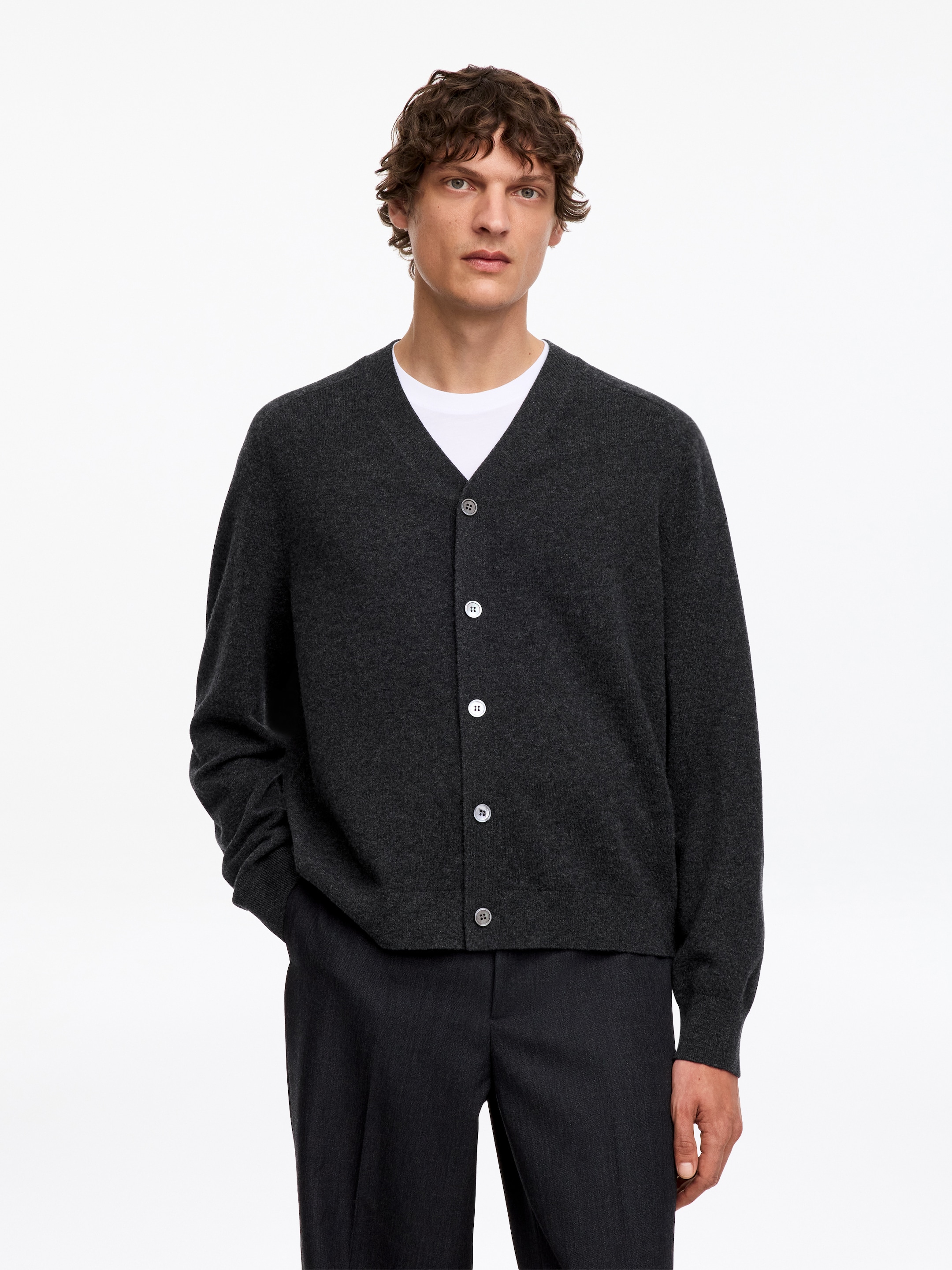Fine-Knit Wool Cardigan - Dark Grey - Regular fit - men - StillMedia/Lookbook - 5