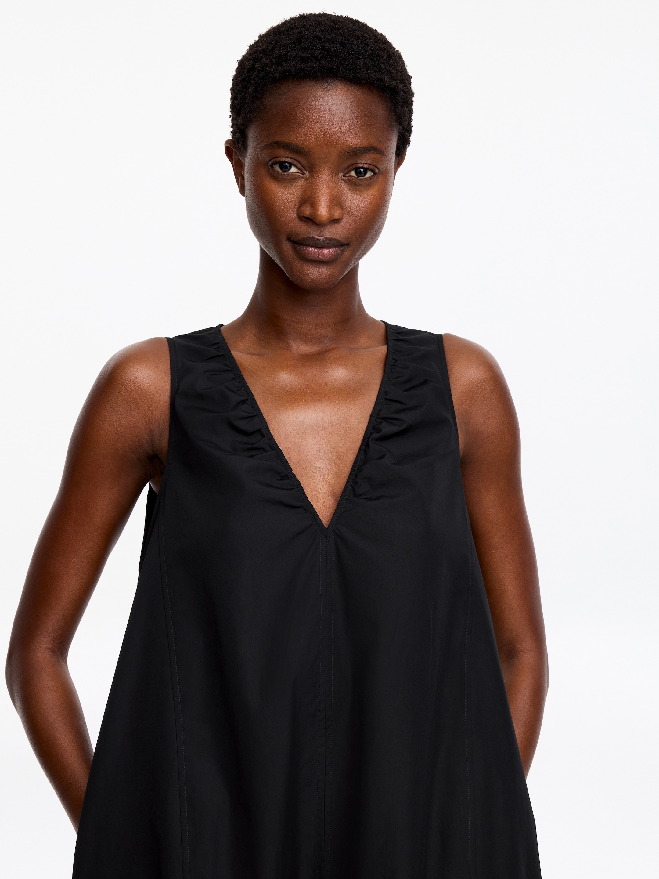 Gathered V-Neck Dress - Black - Regular fit - Women - StillMedia/Lookbook - 3