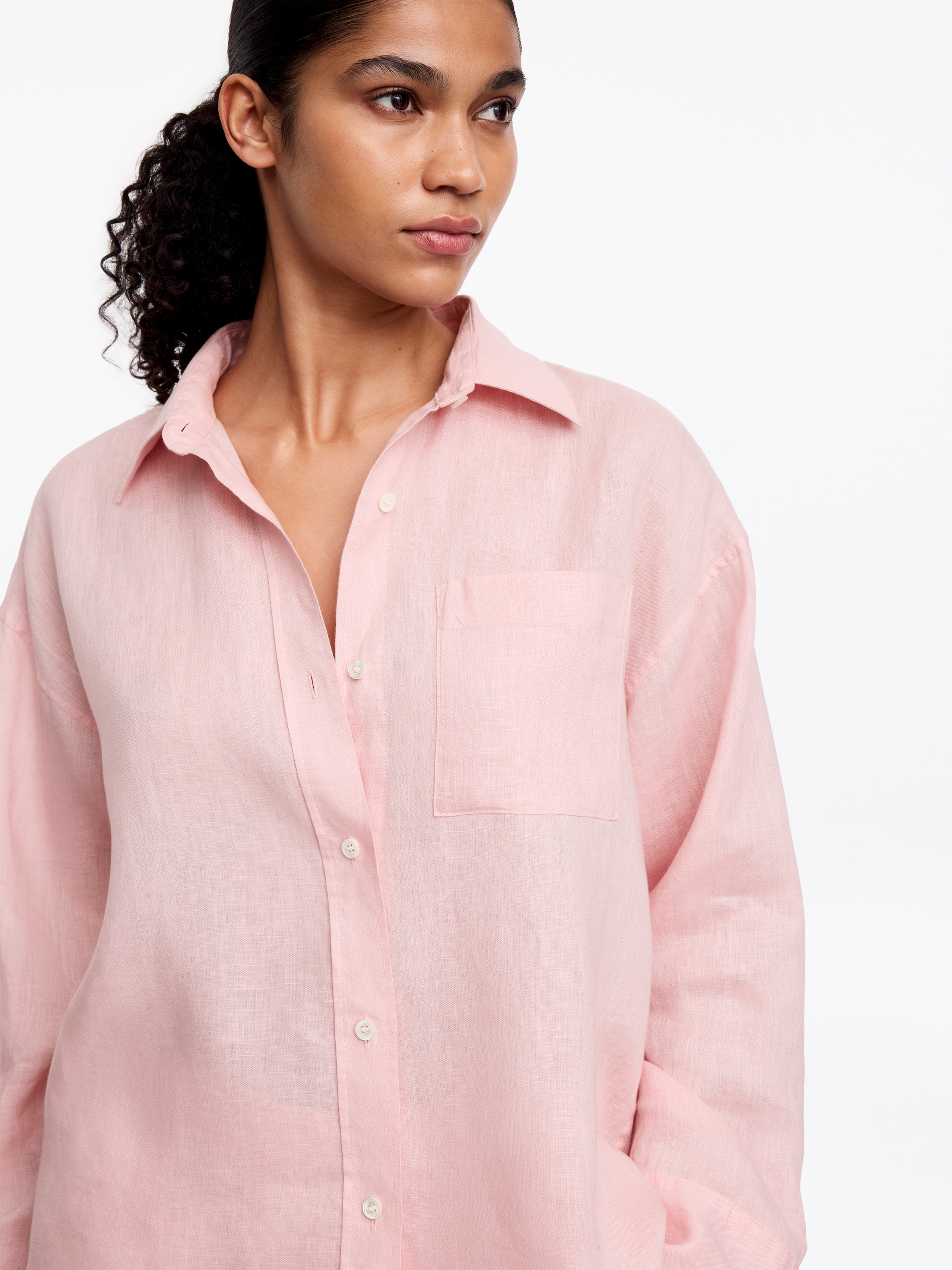 Lniana koszula - Przydymiony różowy - Fason normalny - Women - StillMedia/Lookbook - 2
