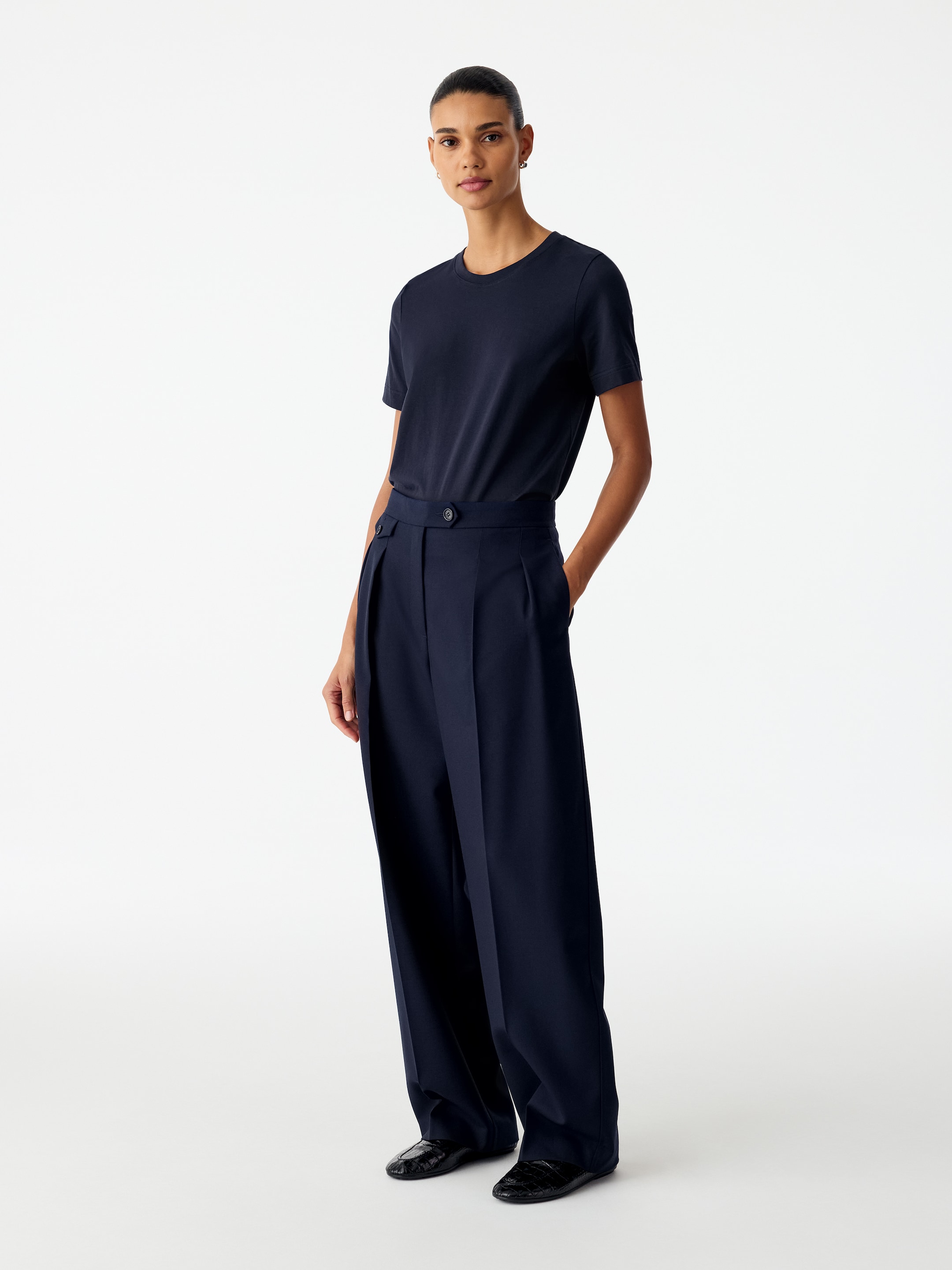 Signature Short-Sleeve T-Shirt - Dark Blue - Regular fit - women - StillMedia/Lookbook - 15
