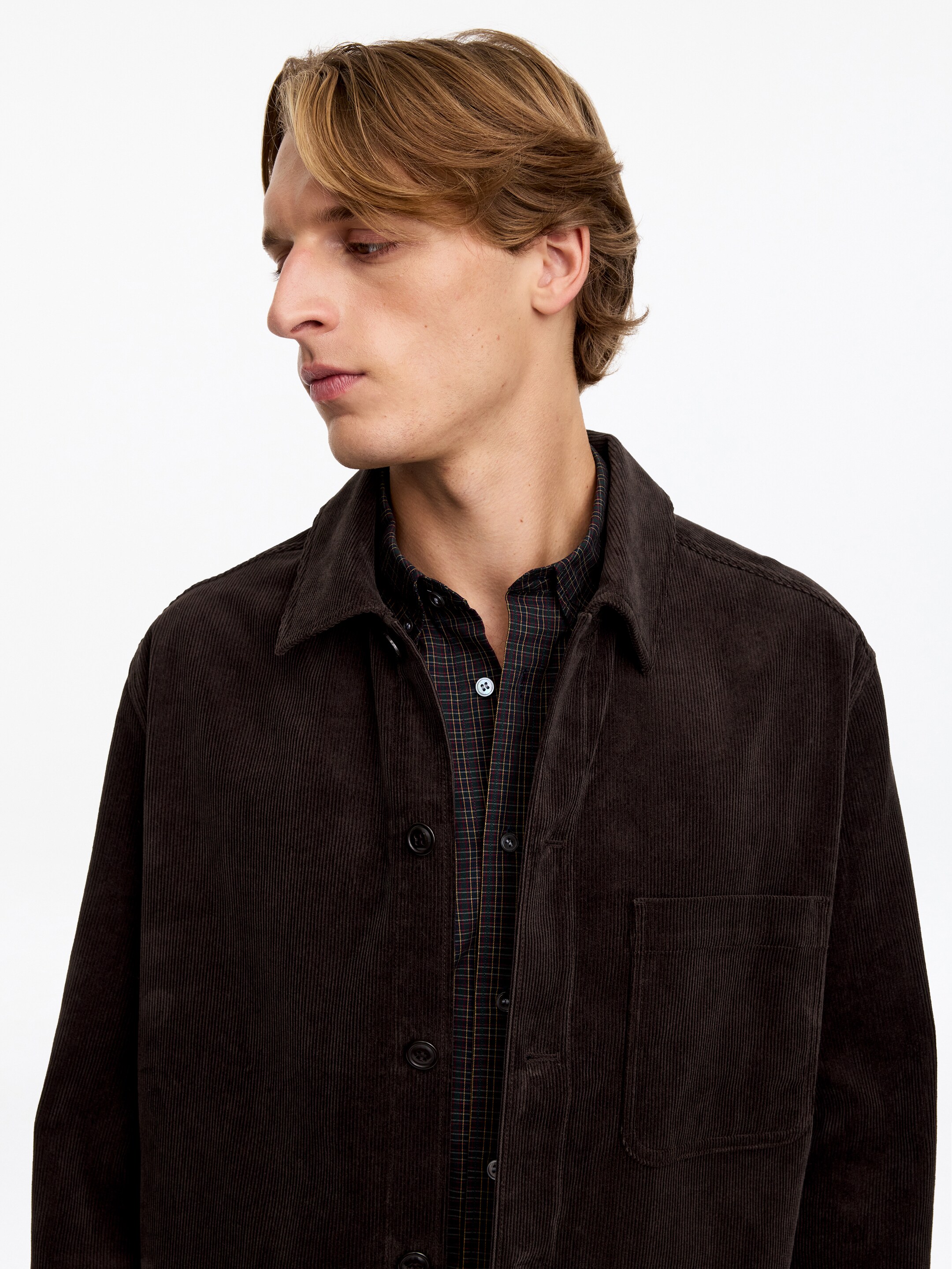 Needlecord Overshirt - Brown - Regular fit - men - StillMedia/Lookbook - 3