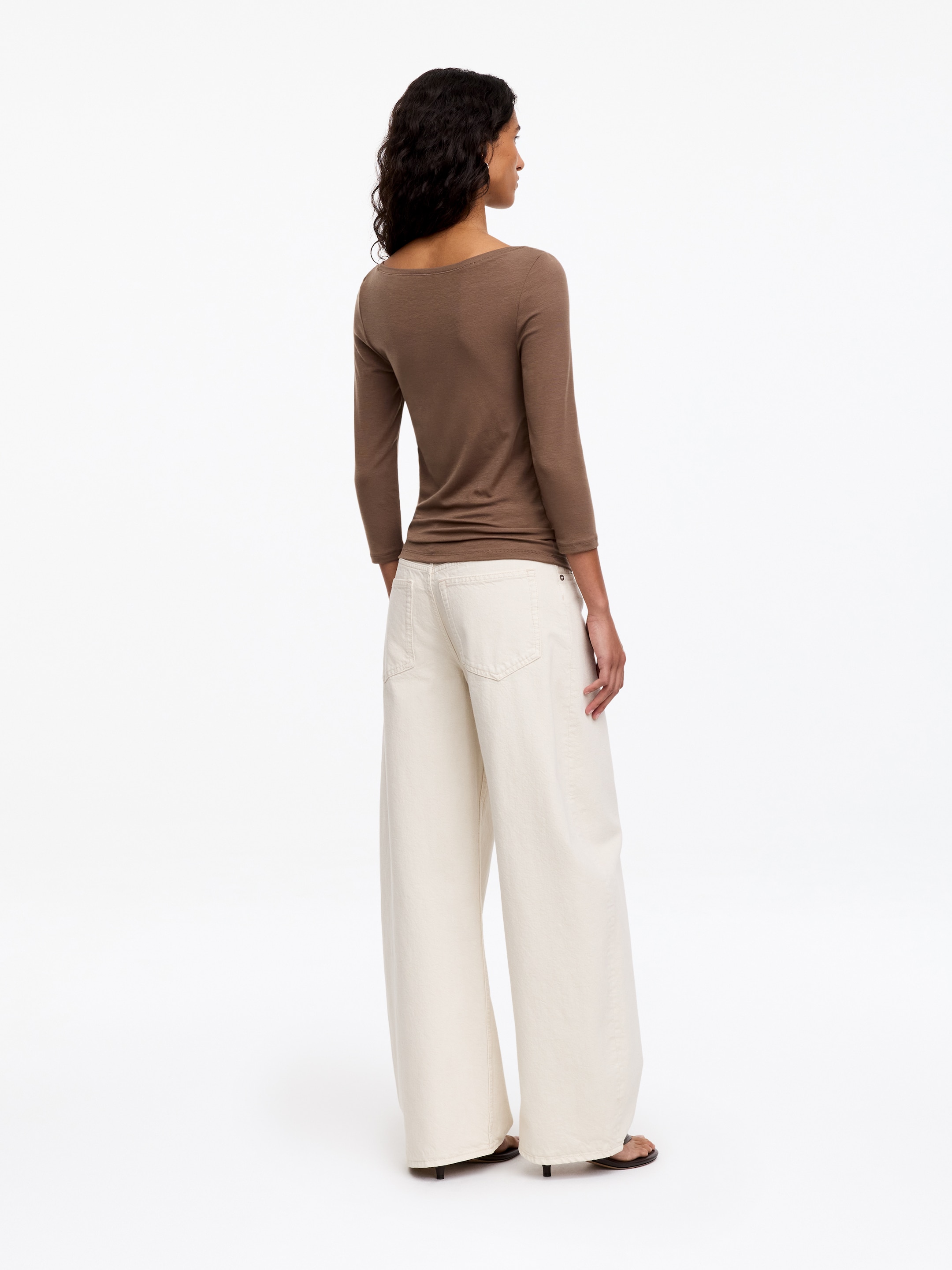 Top z dekoltem w łódkę - Ciemnoszary - Wąski fason - women - StillMedia/Lookbook - 3